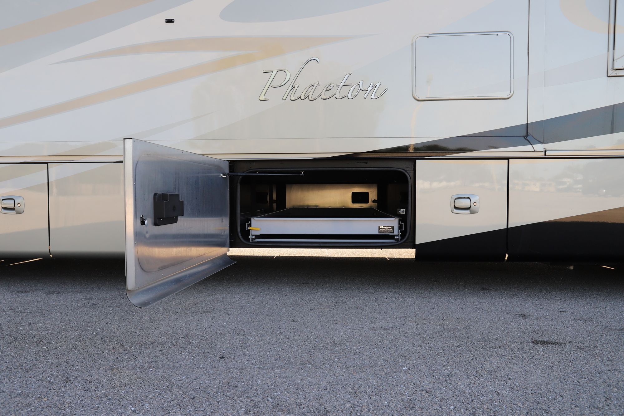 Used 2012 Tiffin Motor Homes Phaeton 40QBH Class A  For Sale