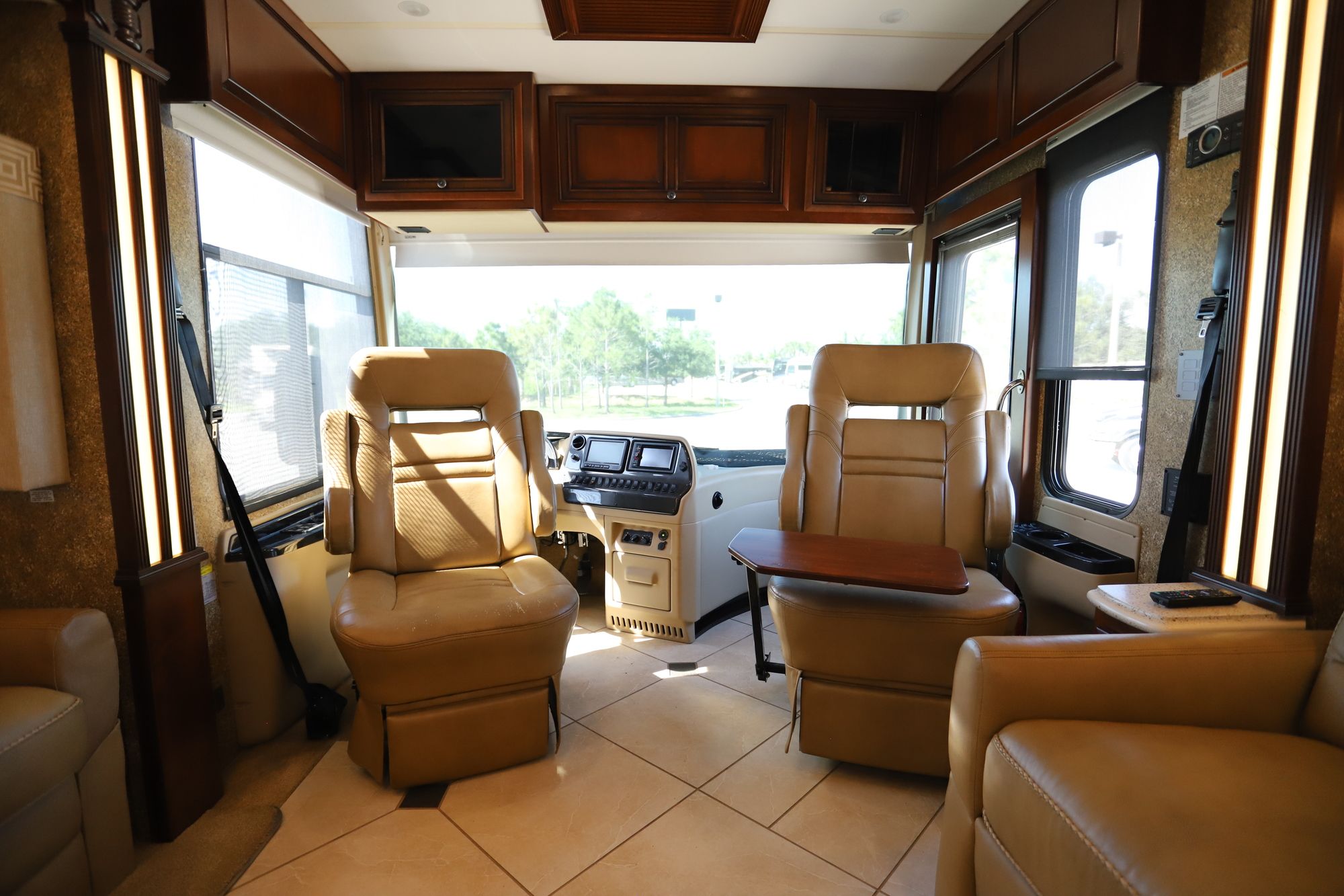 Used 2014 Newmar Dutch Star 4364 Class A  For Sale