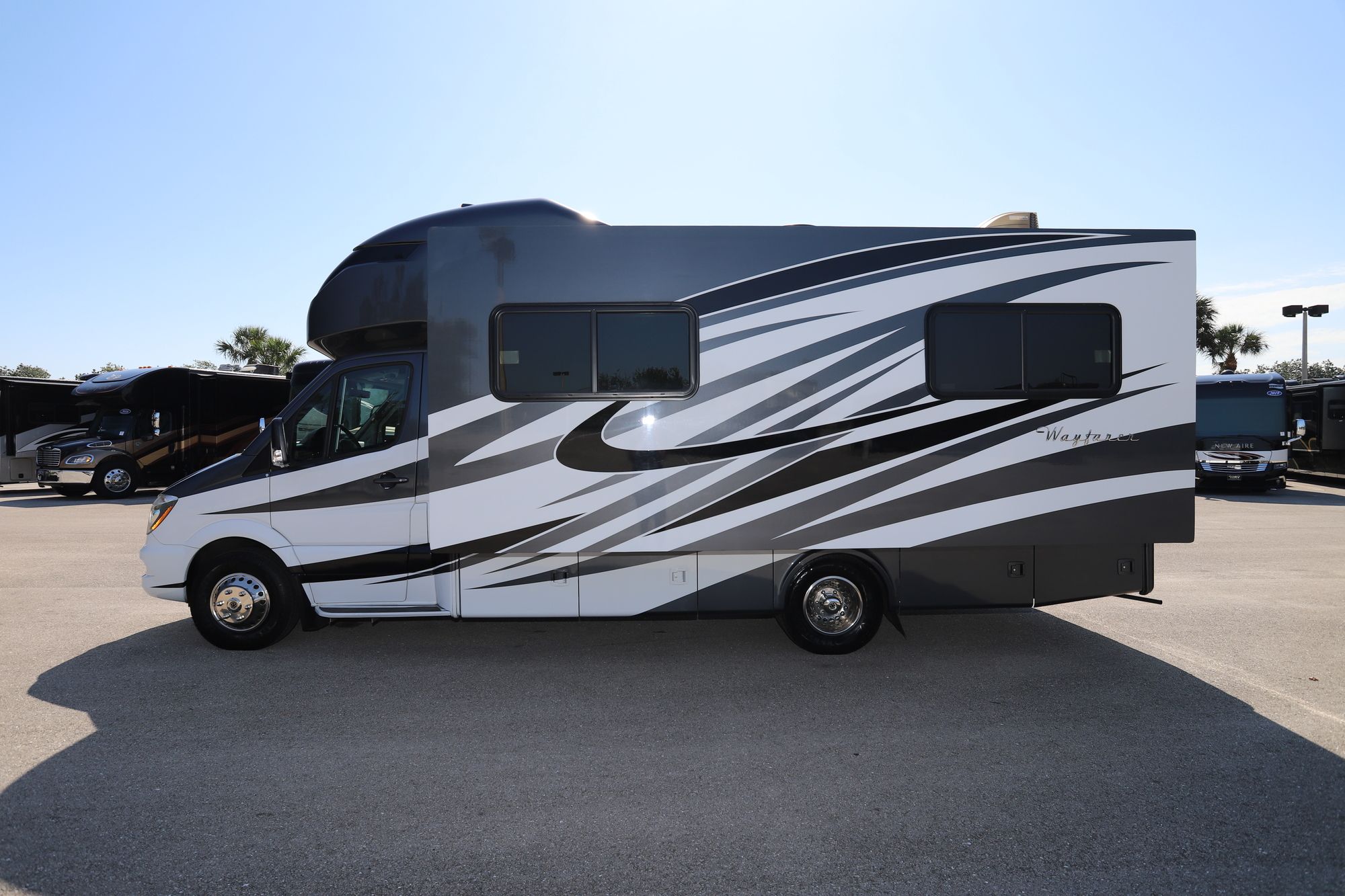 Used 2018 Tiffin Motor Homes Wayfarer 24FW Class C  For Sale