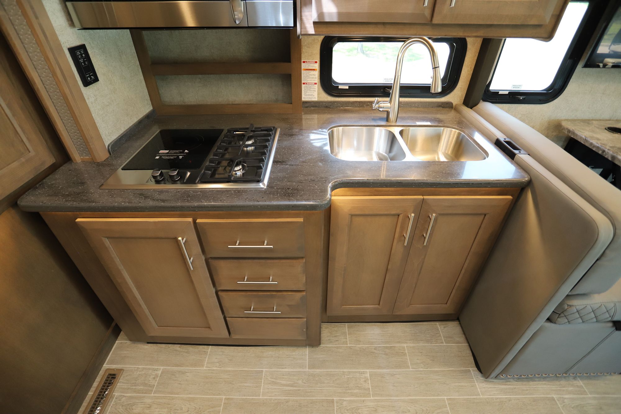 New 2022 Thor Outlaw 38KB Class A  For Sale
