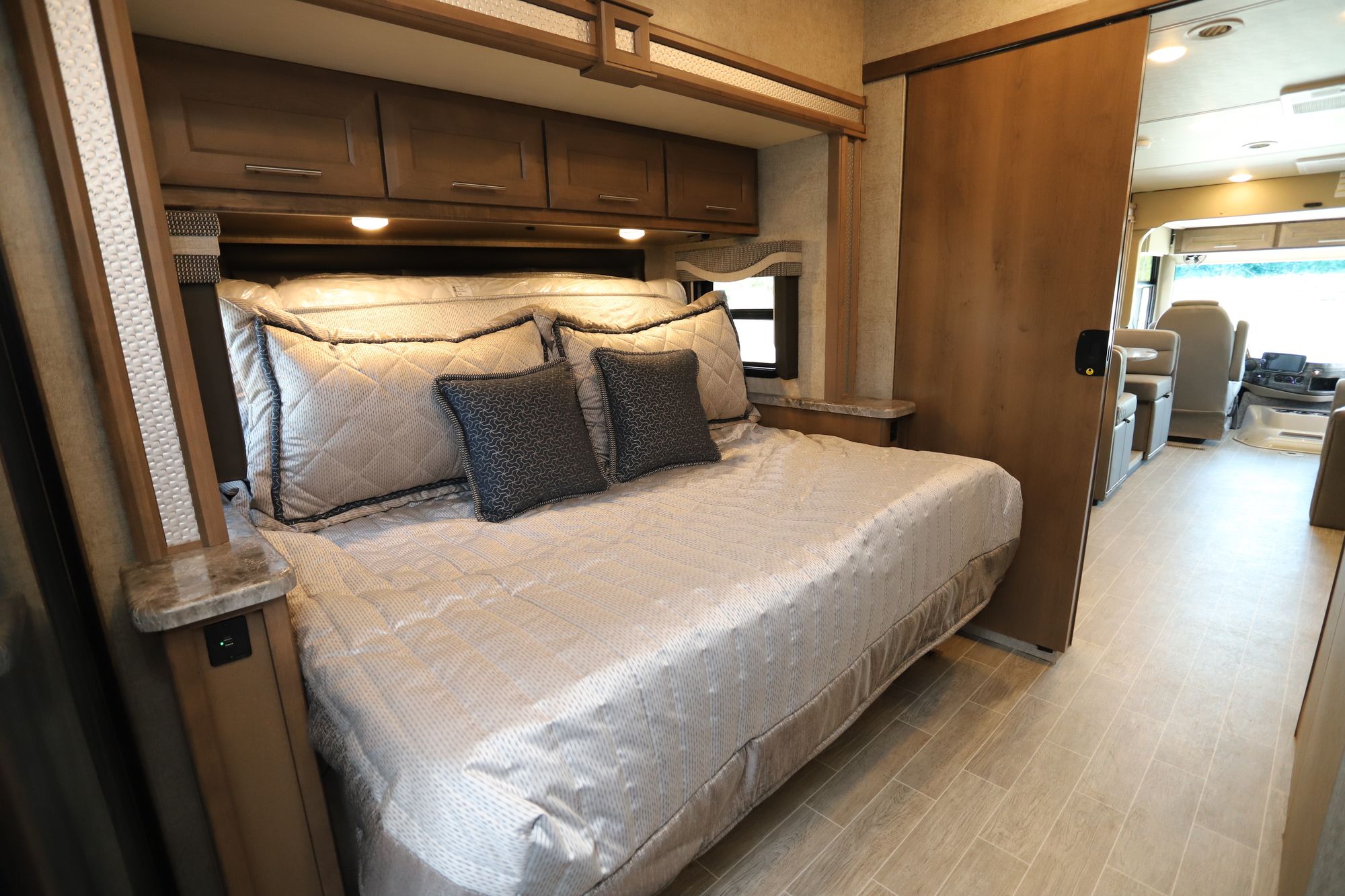 New 2022 Thor Outlaw 38KB Class A  For Sale