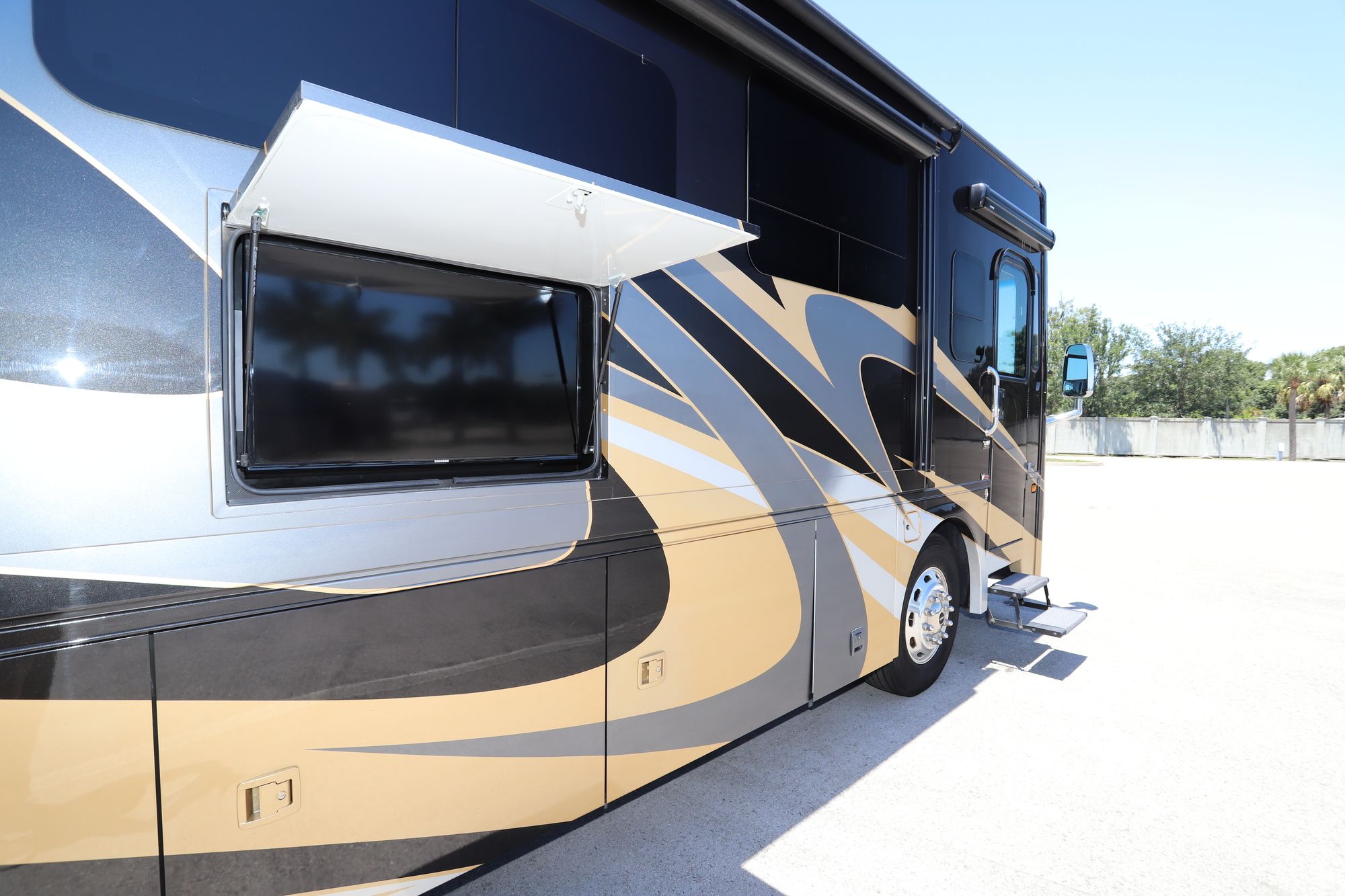 Used 2019 Coachmen Sportscoach 407 FW Class A  For Sale