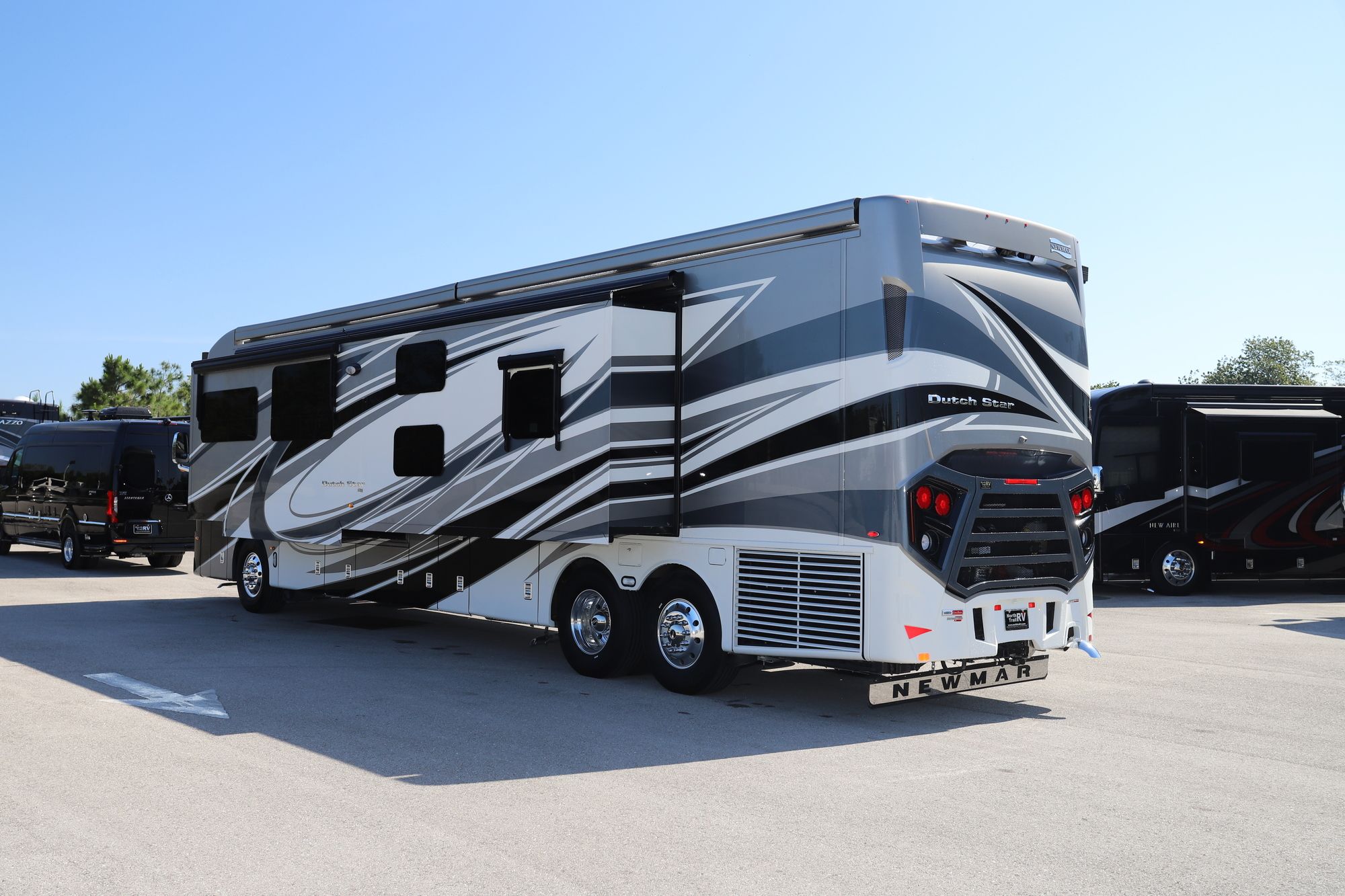 New 2021 Newmar Dutch Star 4326 Class A  For Sale