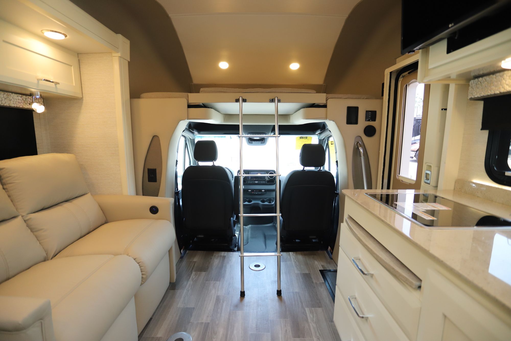 New 2021 Tiffin Motor Homes Wayfarer 25TW Class C  For Sale