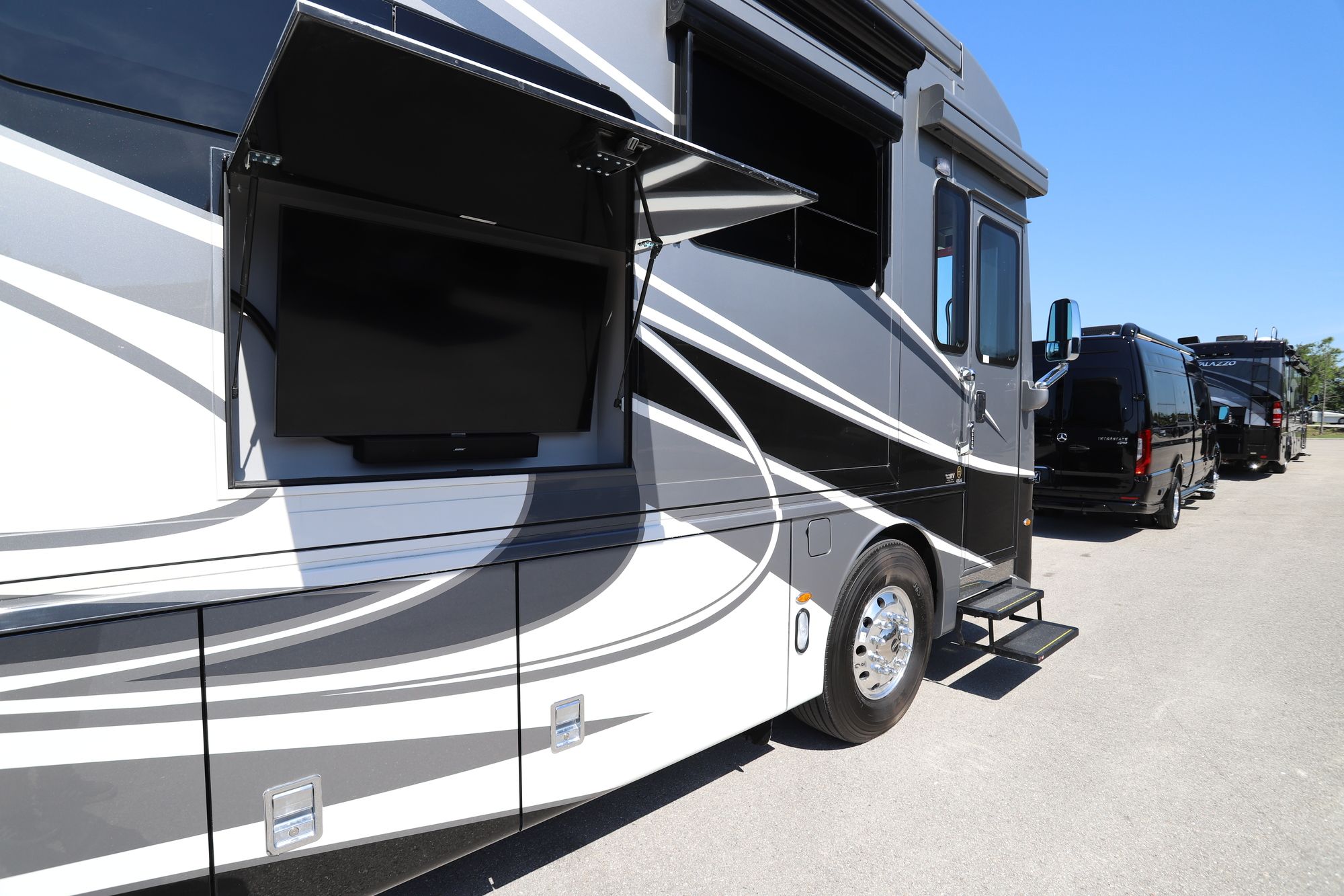New 2021 Newmar Dutch Star 4326 Class A  For Sale