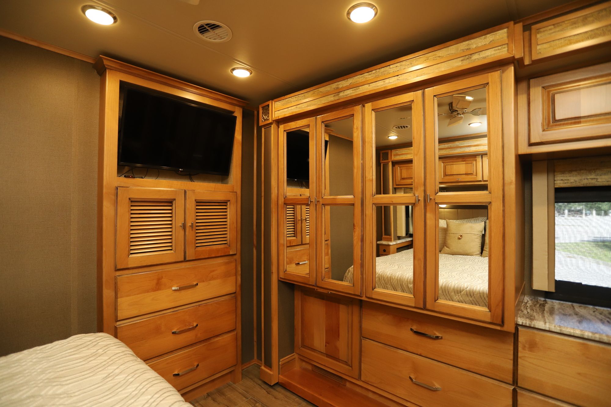 Used 2019 Tiffin Motor Homes Allegro 34PA Class A  For Sale