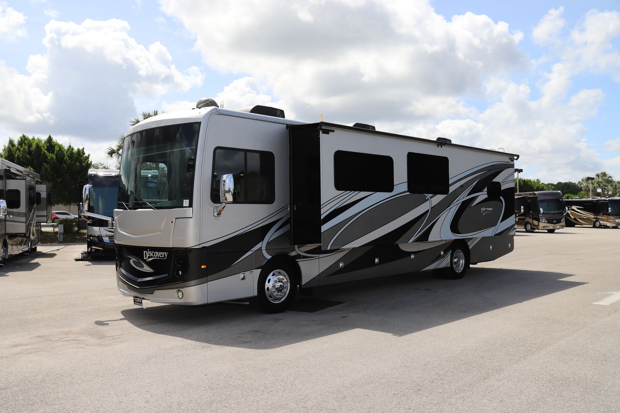 Used 2020 Fleetwood Discovery 38K Class A  For Sale