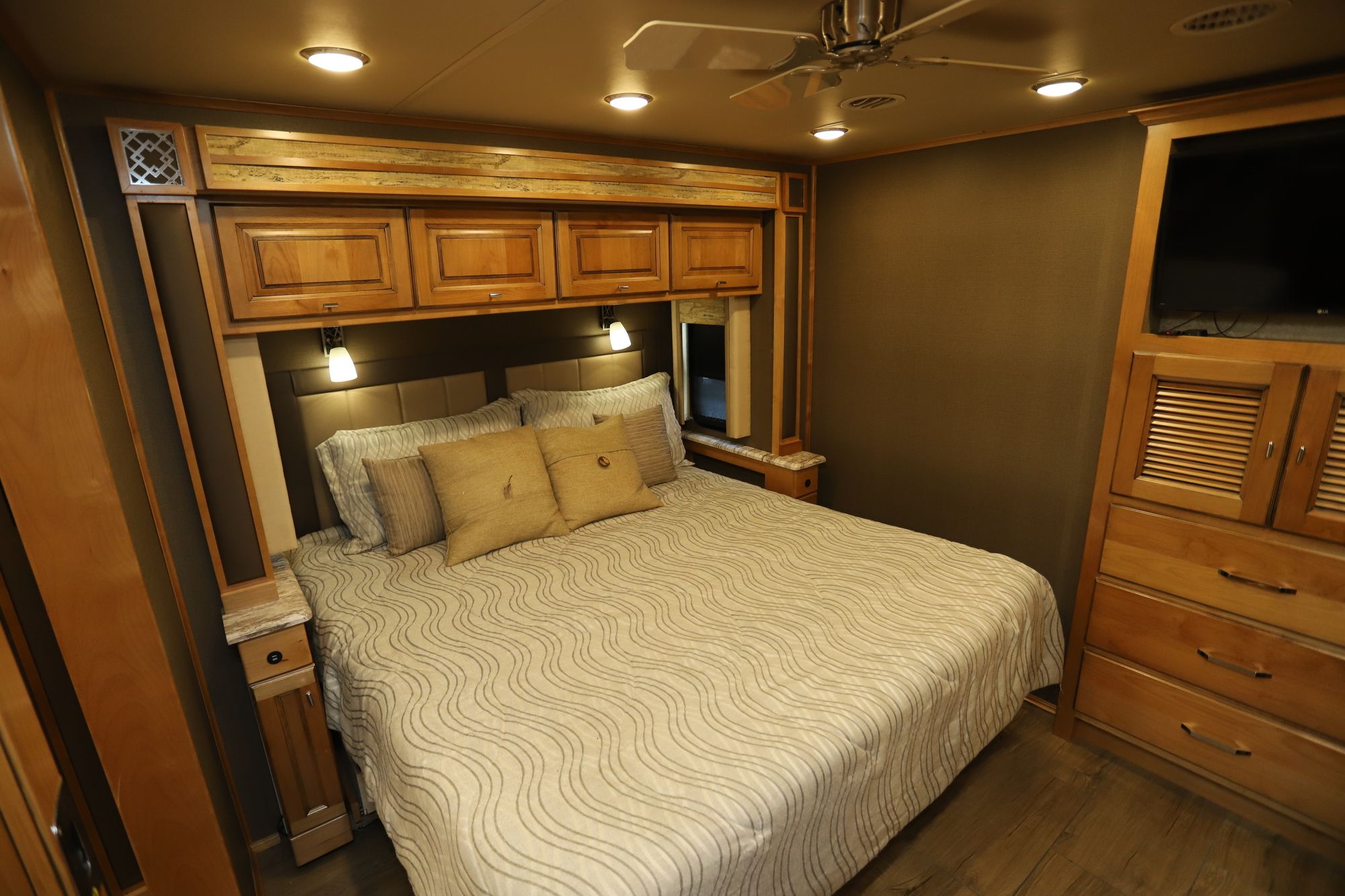 Used 2019 Tiffin Motor Homes Allegro 34PA Class A  For Sale