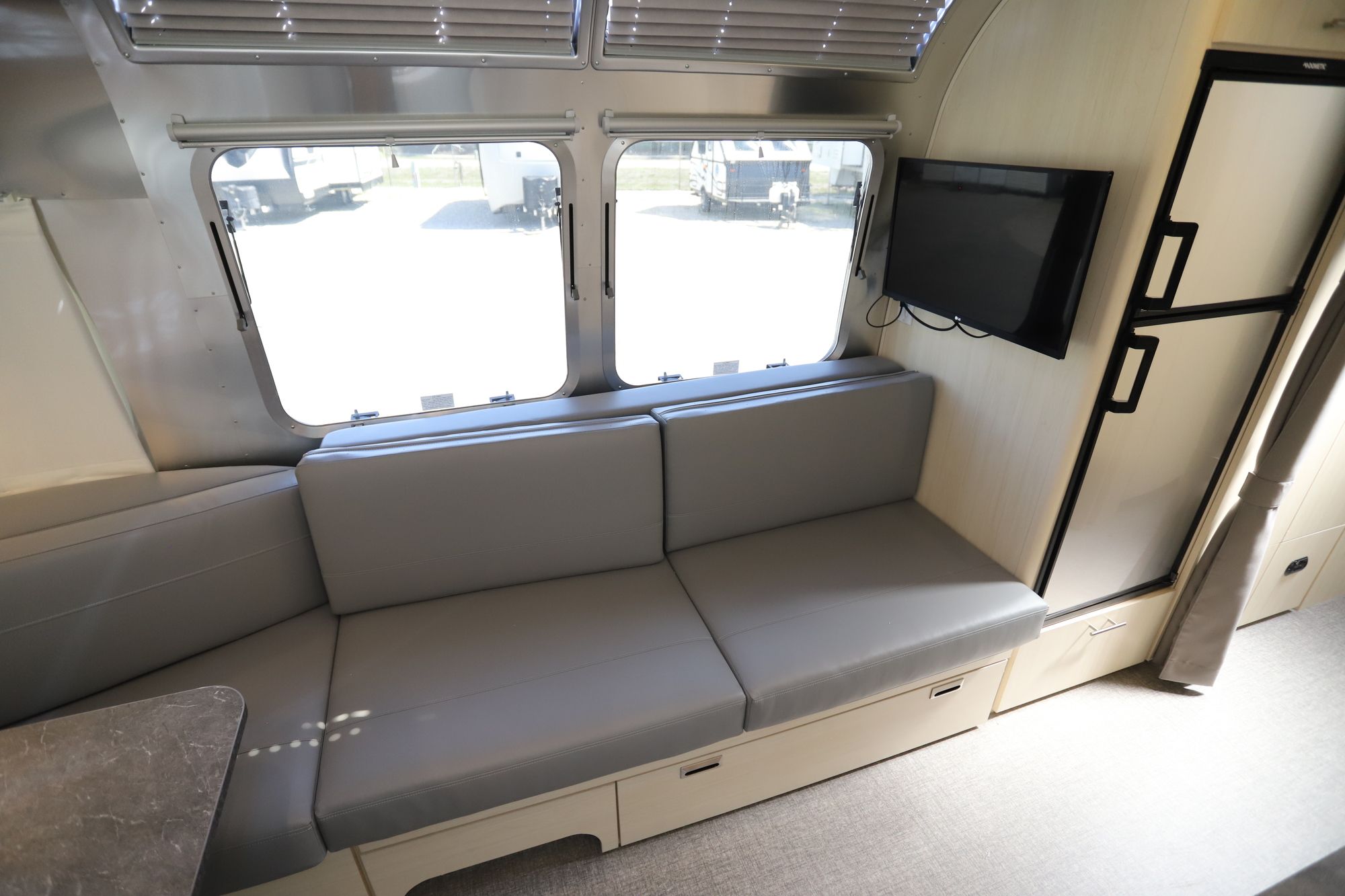 New 2021 Airstream Flying Cloud 27FB Travel Trailer  For Sale