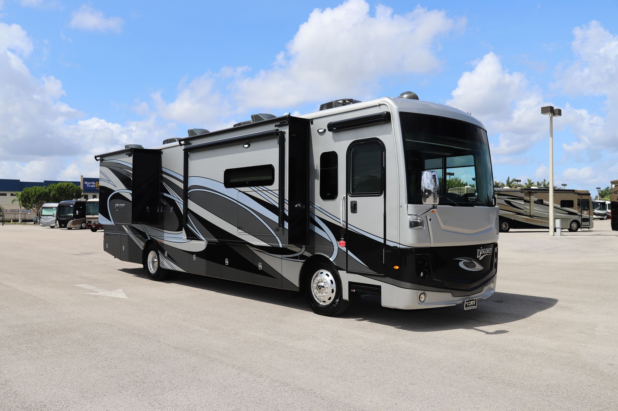 Used 2020 Fleetwood Discovery 38K Class A  For Sale