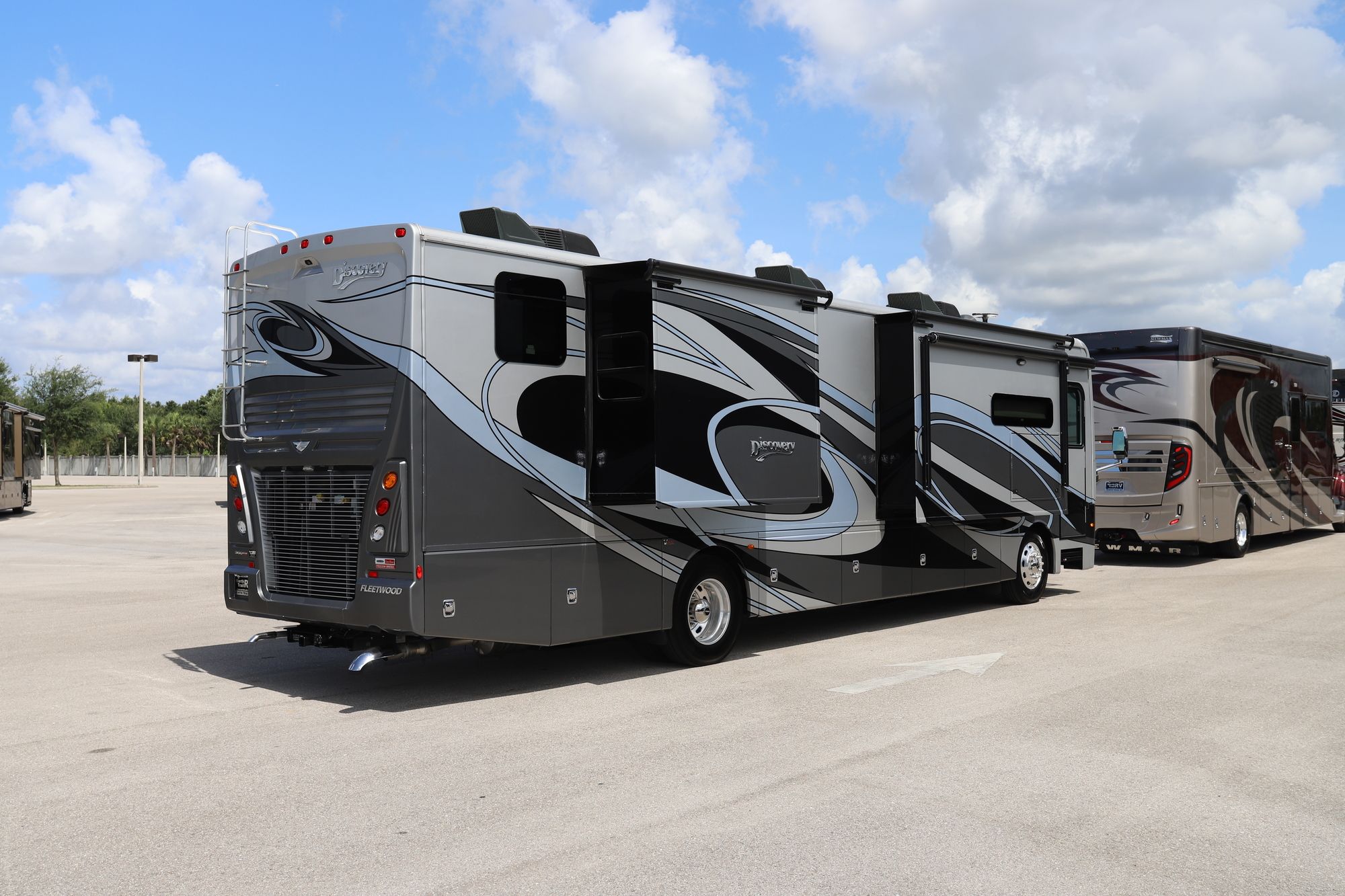 Used 2020 Fleetwood Discovery 38K Class A  For Sale