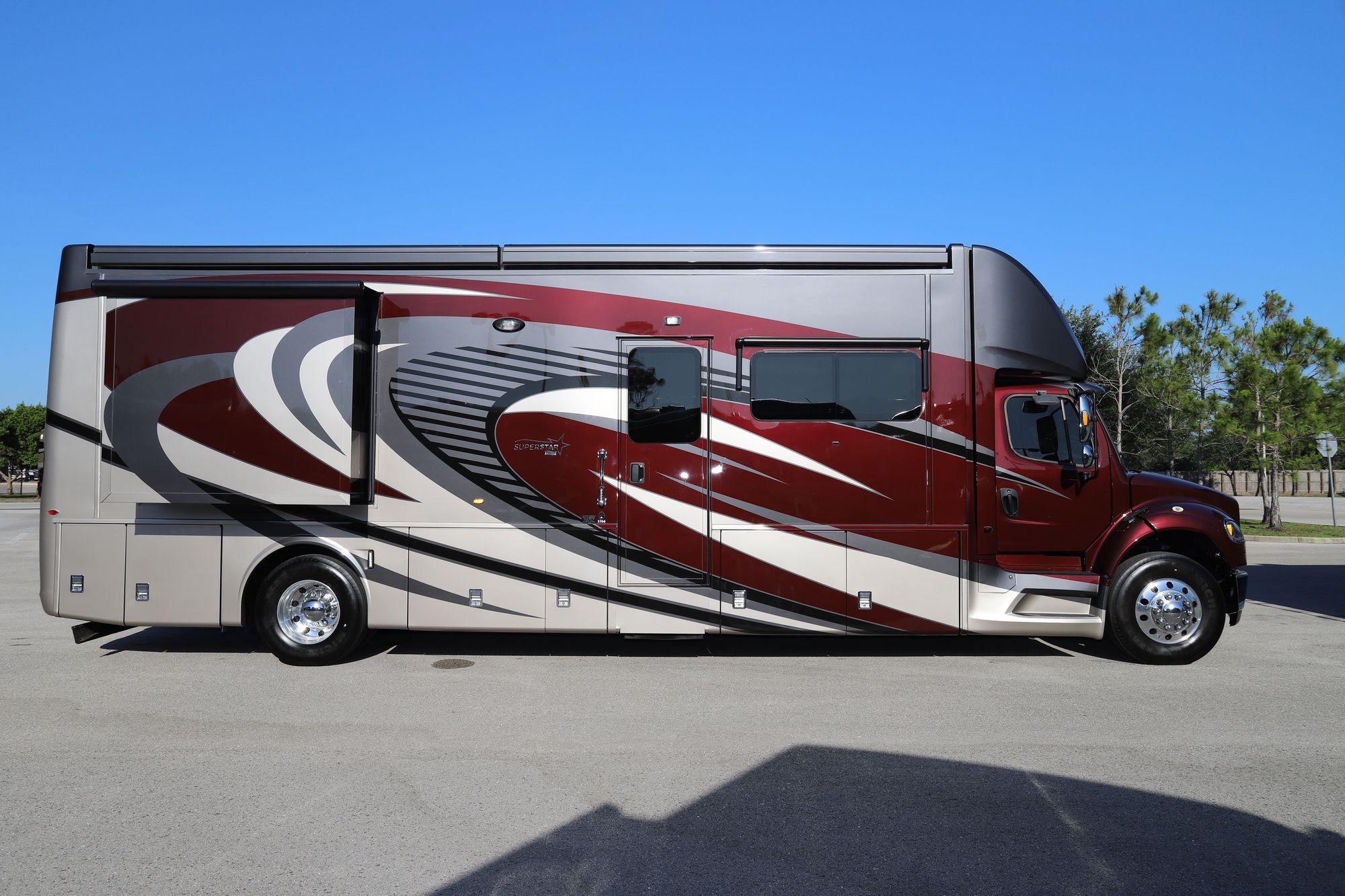 Used 2020 Newmar Super Star 3746 Super C  For Sale