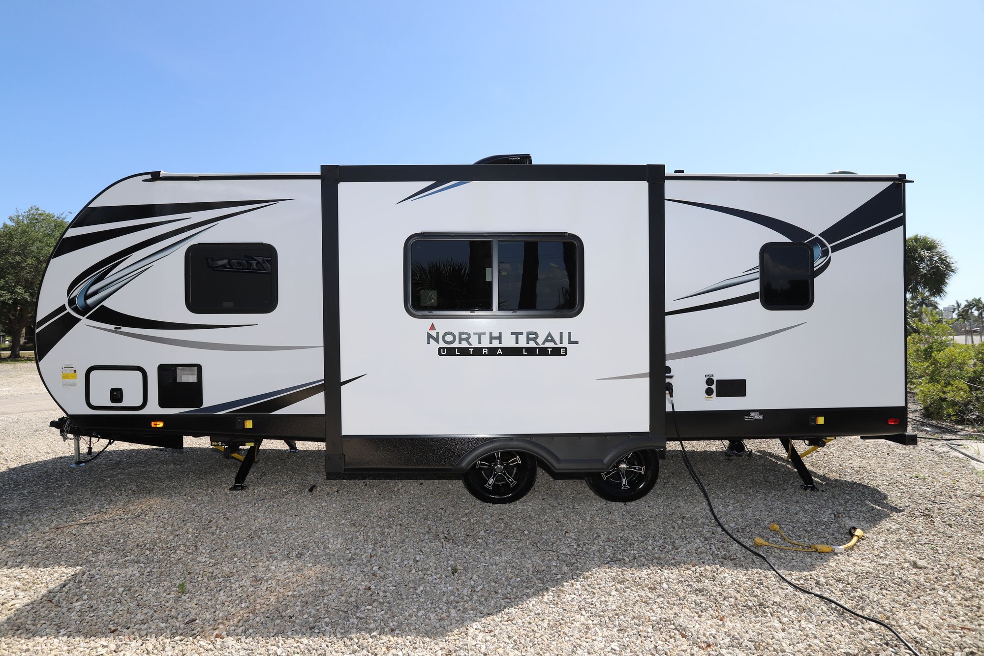 New 2021 Heartland Rv North Trail 24BHS Travel Trailer  For Sale