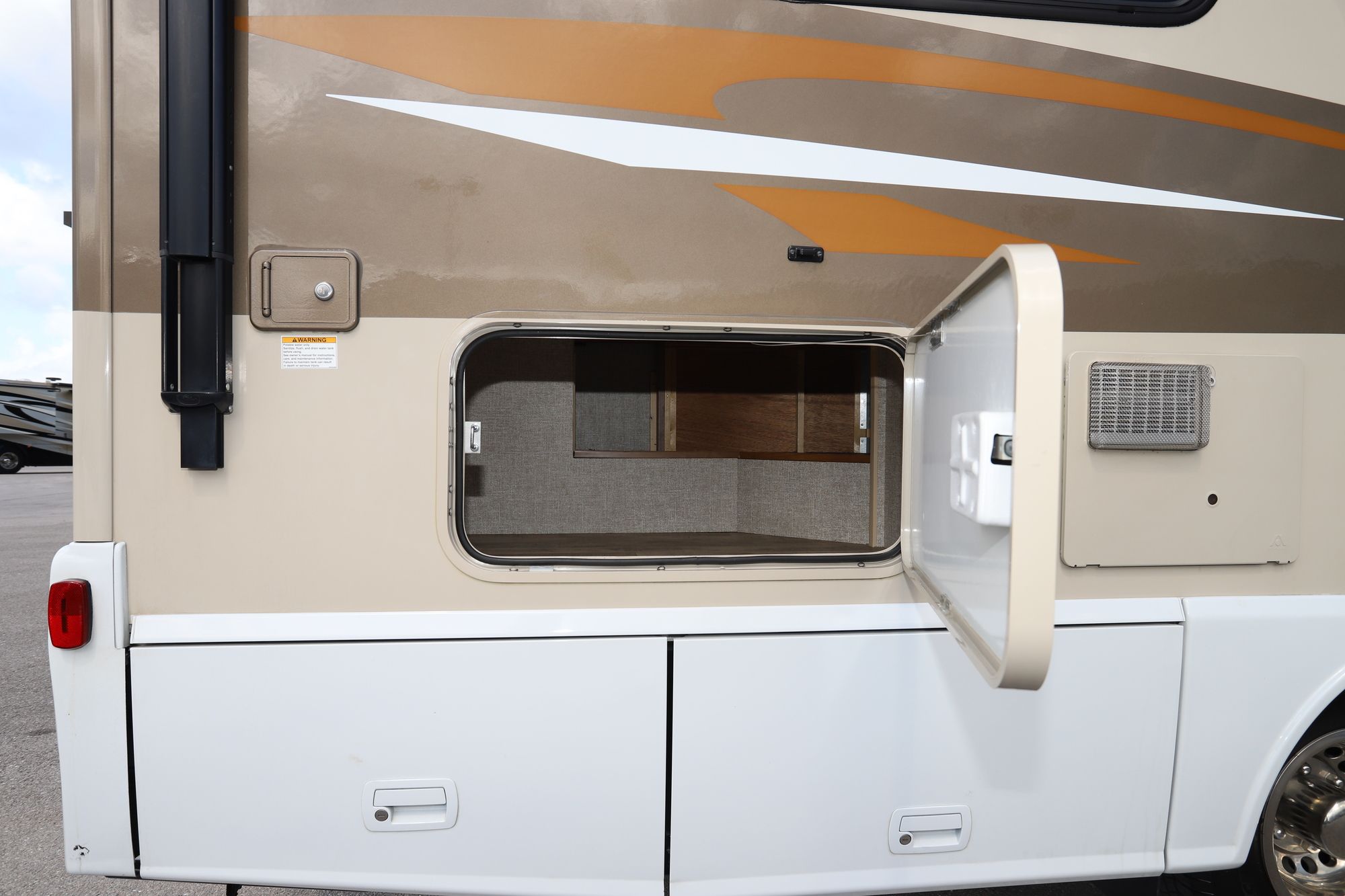 Used 2016 Winnebago Navion 24J Class C  For Sale