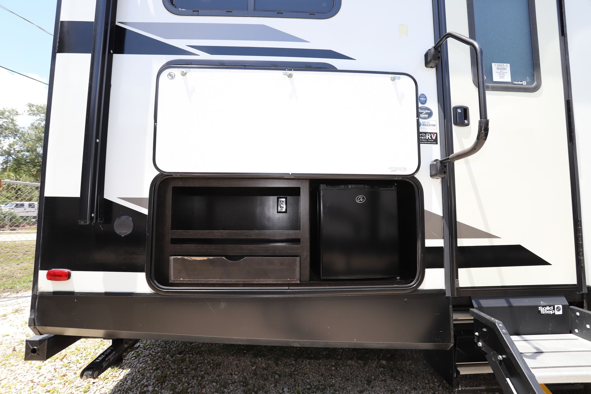 Used 2019 Grand Design Imagine 2800BH Travel Trailer  For Sale