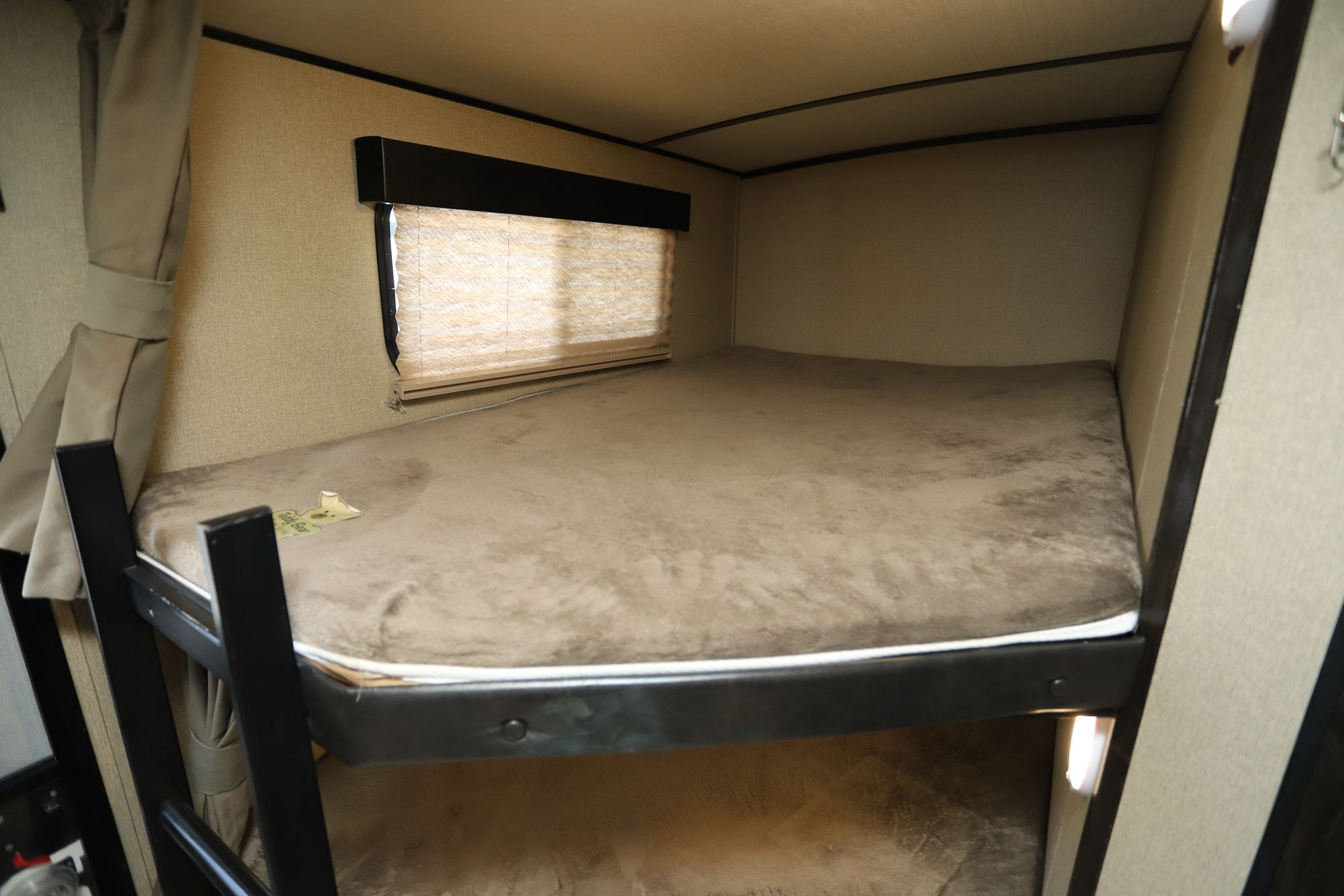 Used 2019 Grand Design Imagine 2800BH Travel Trailer  For Sale