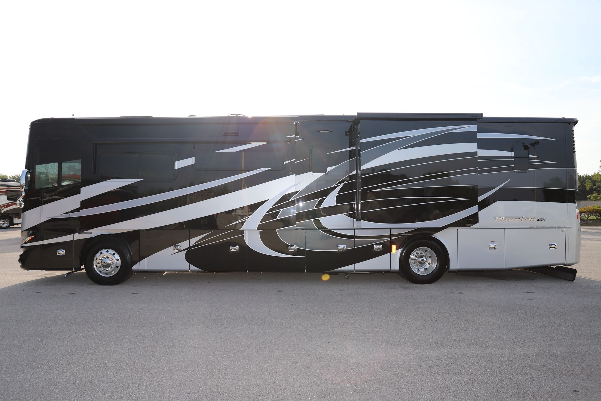 Used 2019 Tiffin Motor Homes Phaeton 40IH Class A  For Sale