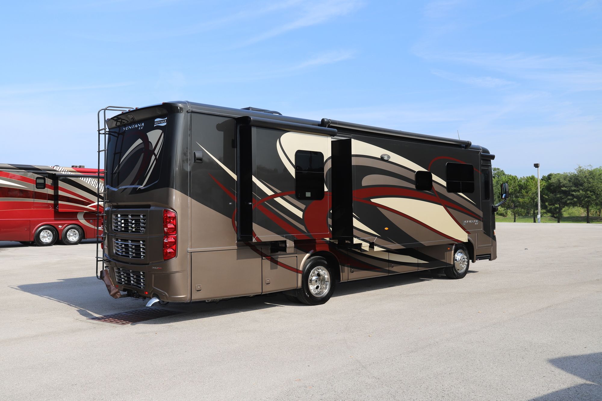 Used 2019 Newmar Ventana Le 3412 Class A  For Sale