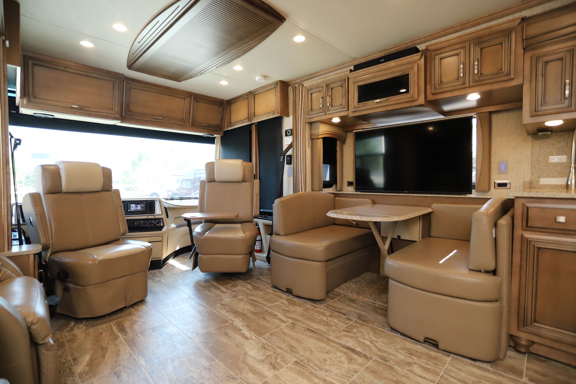 Used 2019 Newmar Ventana Le 3412 Class A  For Sale