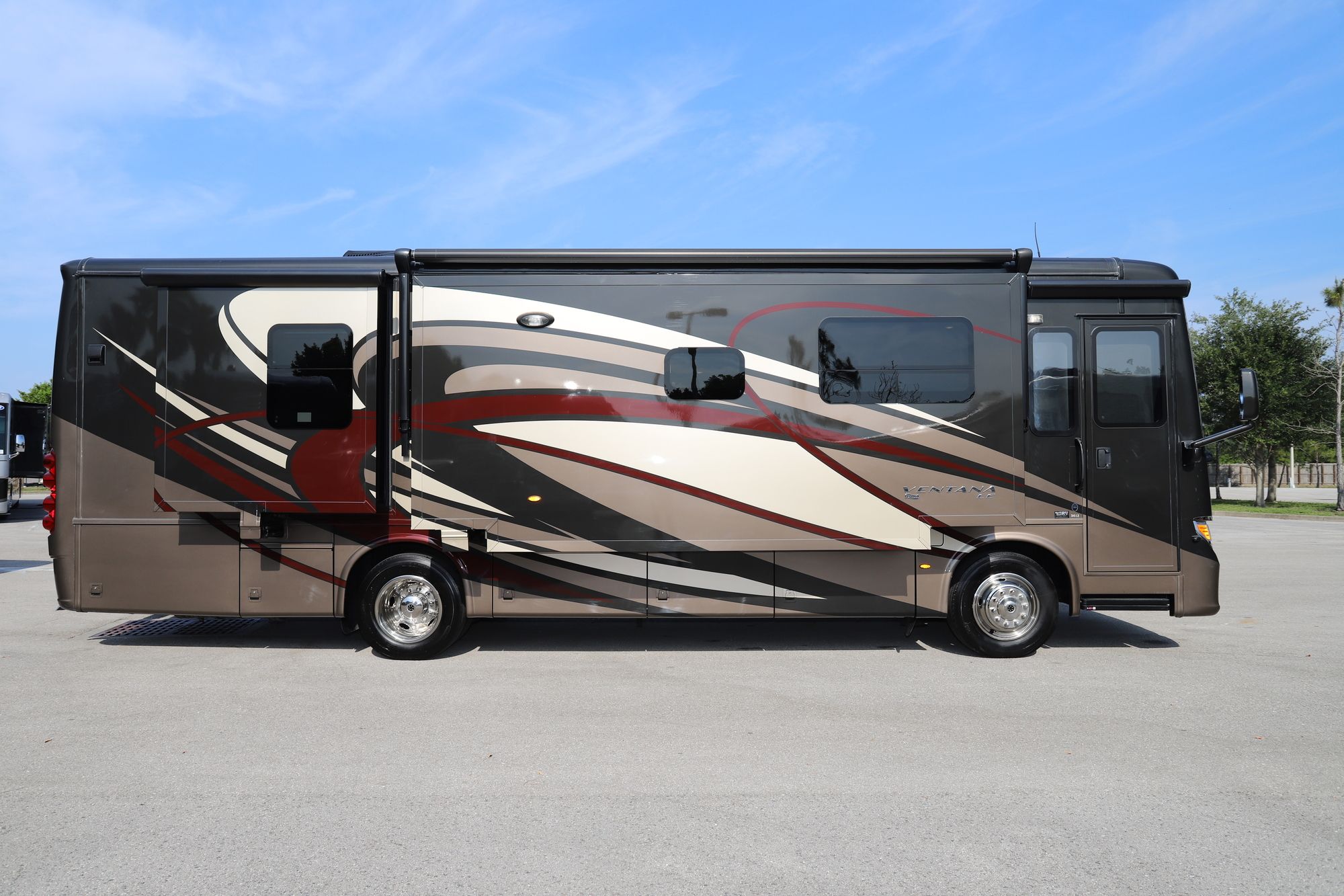 Used 2019 Newmar Ventana Le 3412 Class A  For Sale