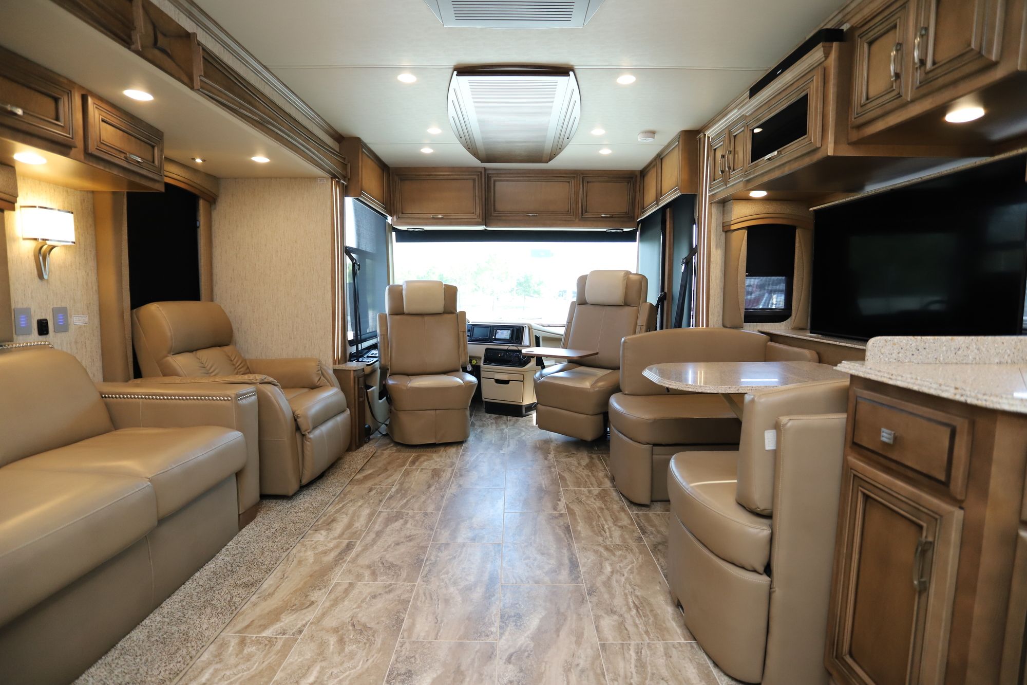 Used 2019 Newmar Ventana Le 3412 Class A  For Sale