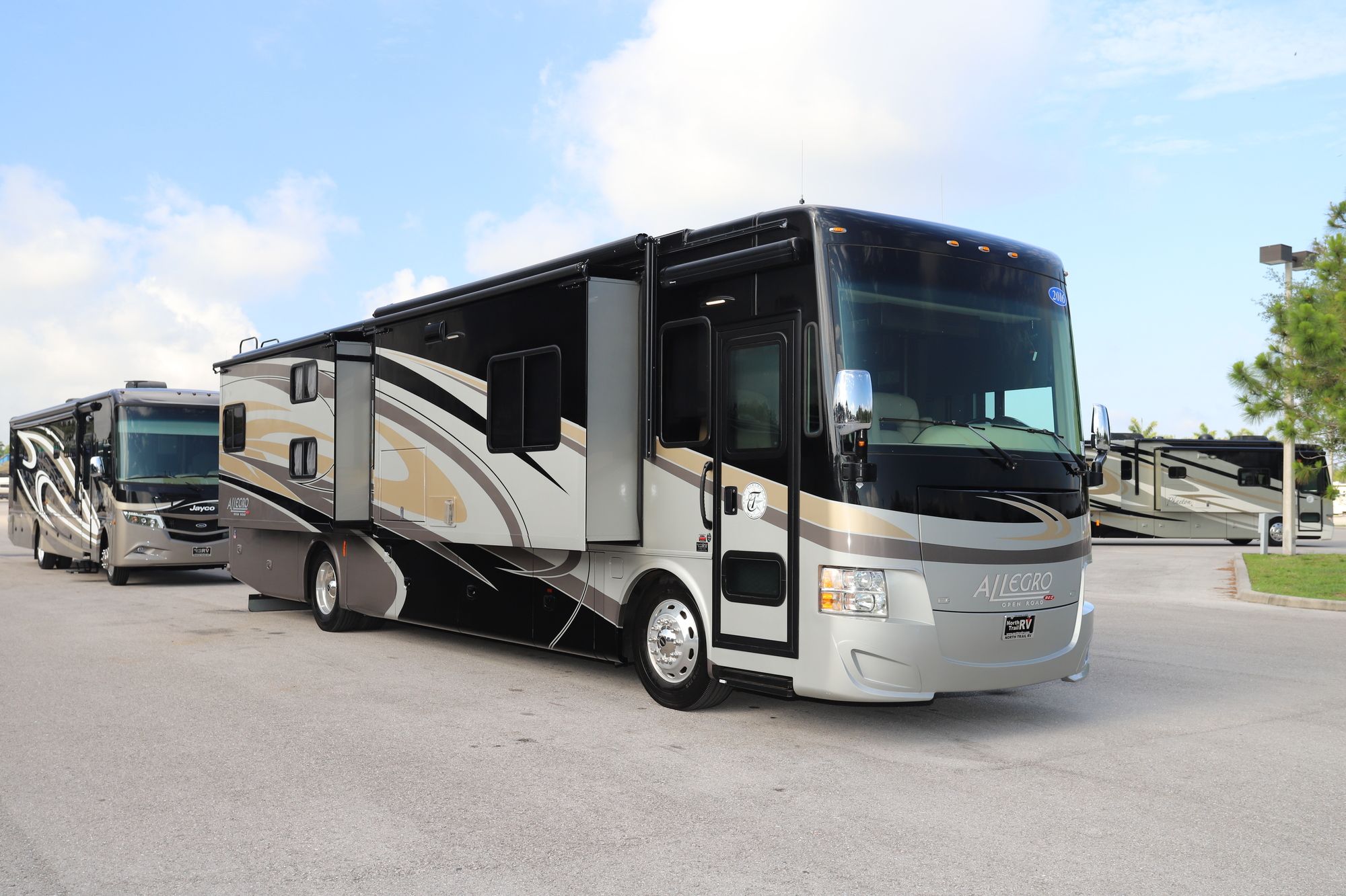 Used 2016 Tiffin Motor Homes Allegro Red 38QBA Class A  For Sale