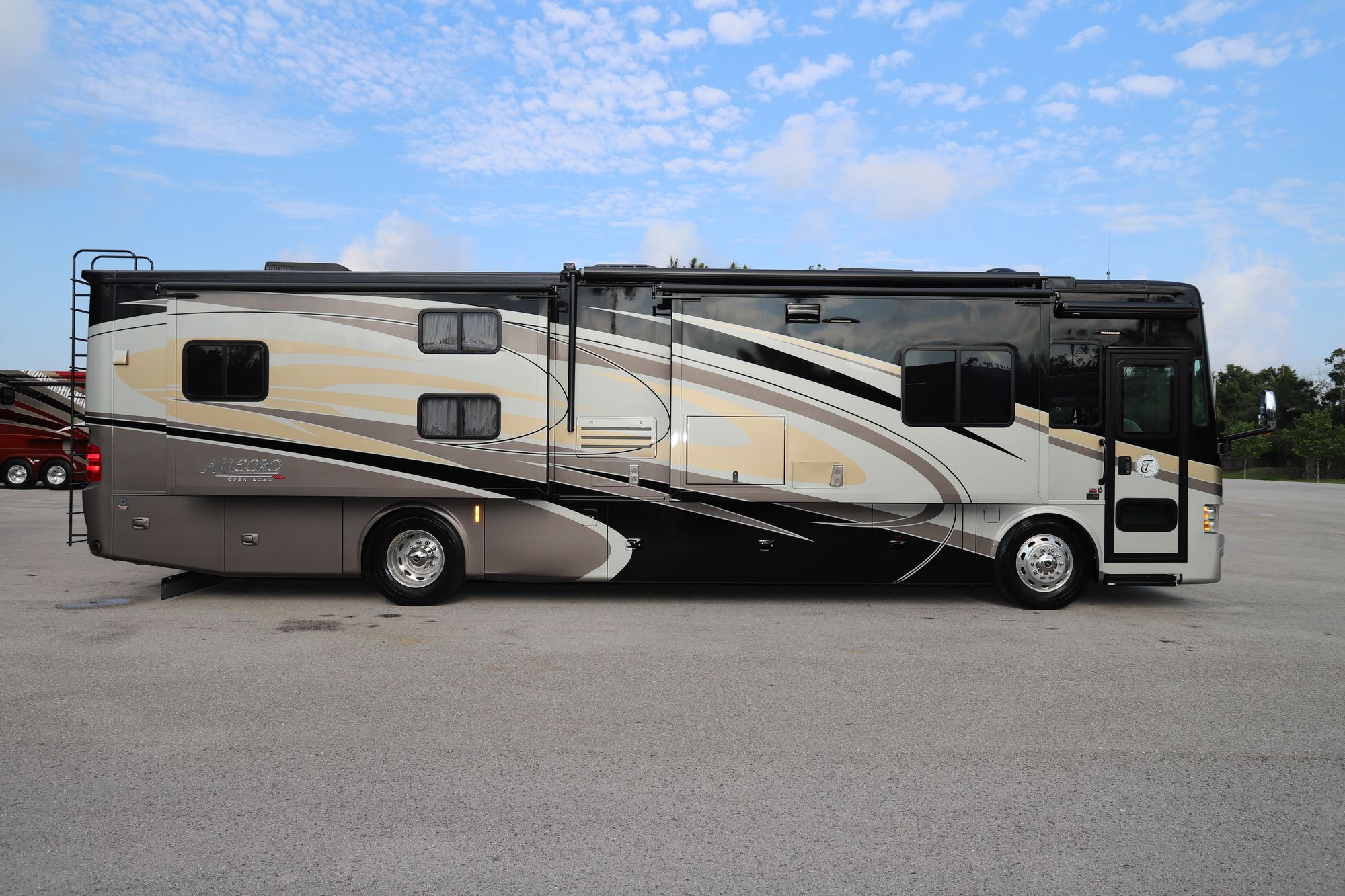 Used 2016 Tiffin Motor Homes Allegro Red 38QBA Class A  For Sale