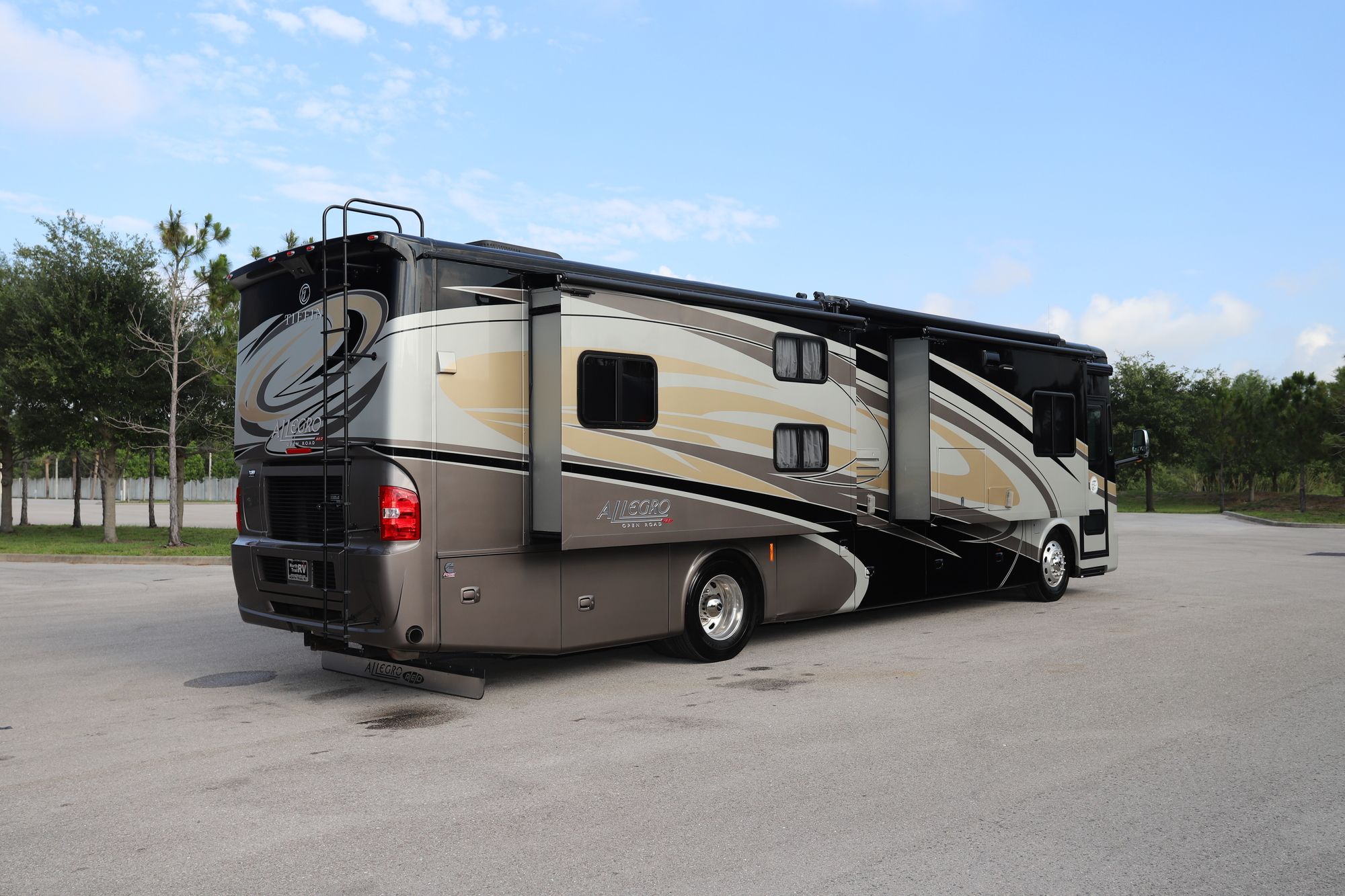 Used 2016 Tiffin Motor Homes Allegro Red 38QBA Class A  For Sale