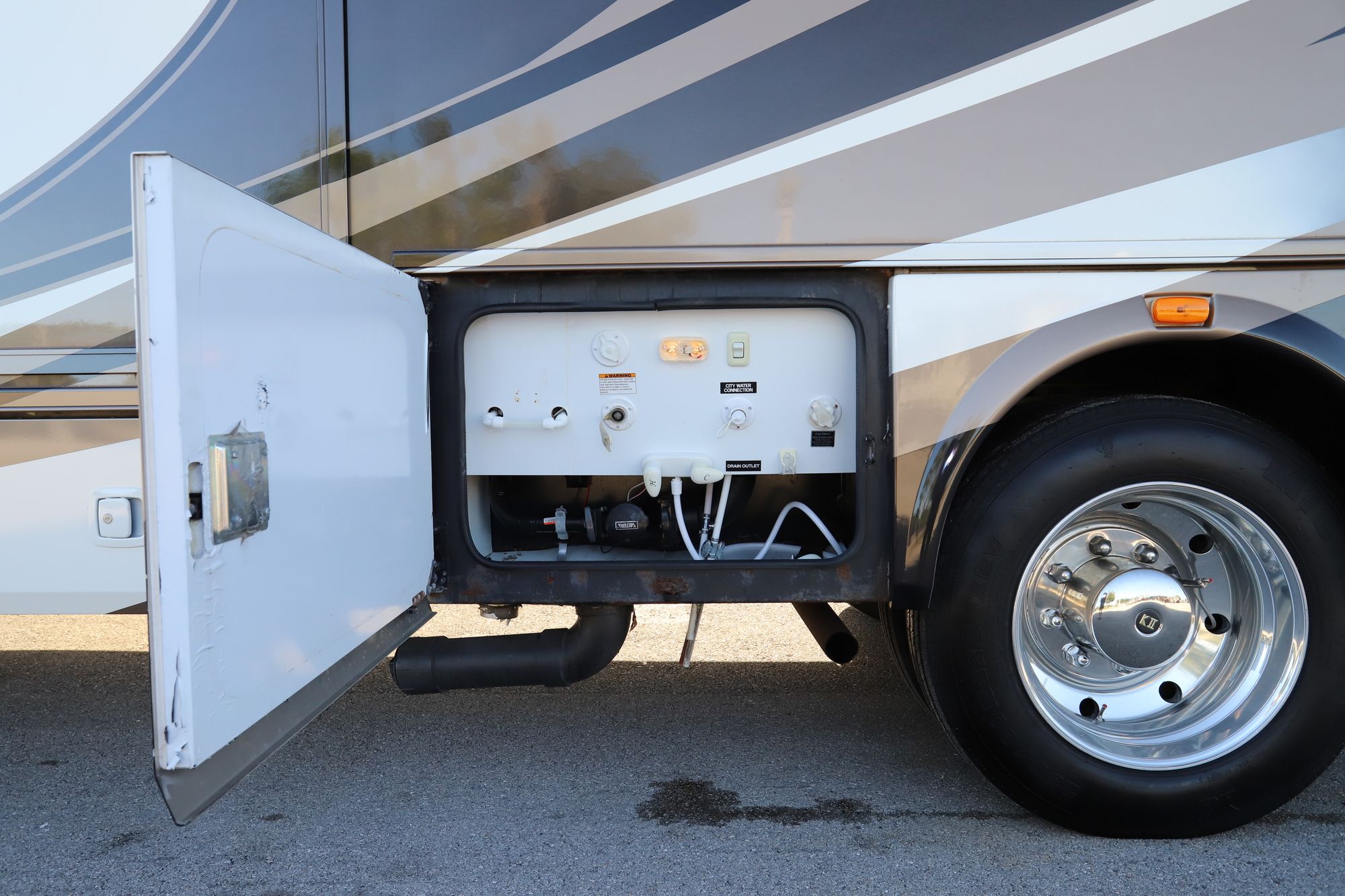 Used 2013 Coachmen Encounter 36BH Class A  For Sale