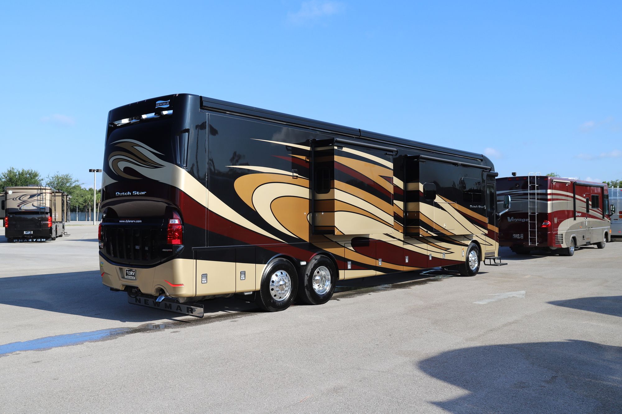 Used 2018 Newmar Dutch Star 4369 Class A  For Sale