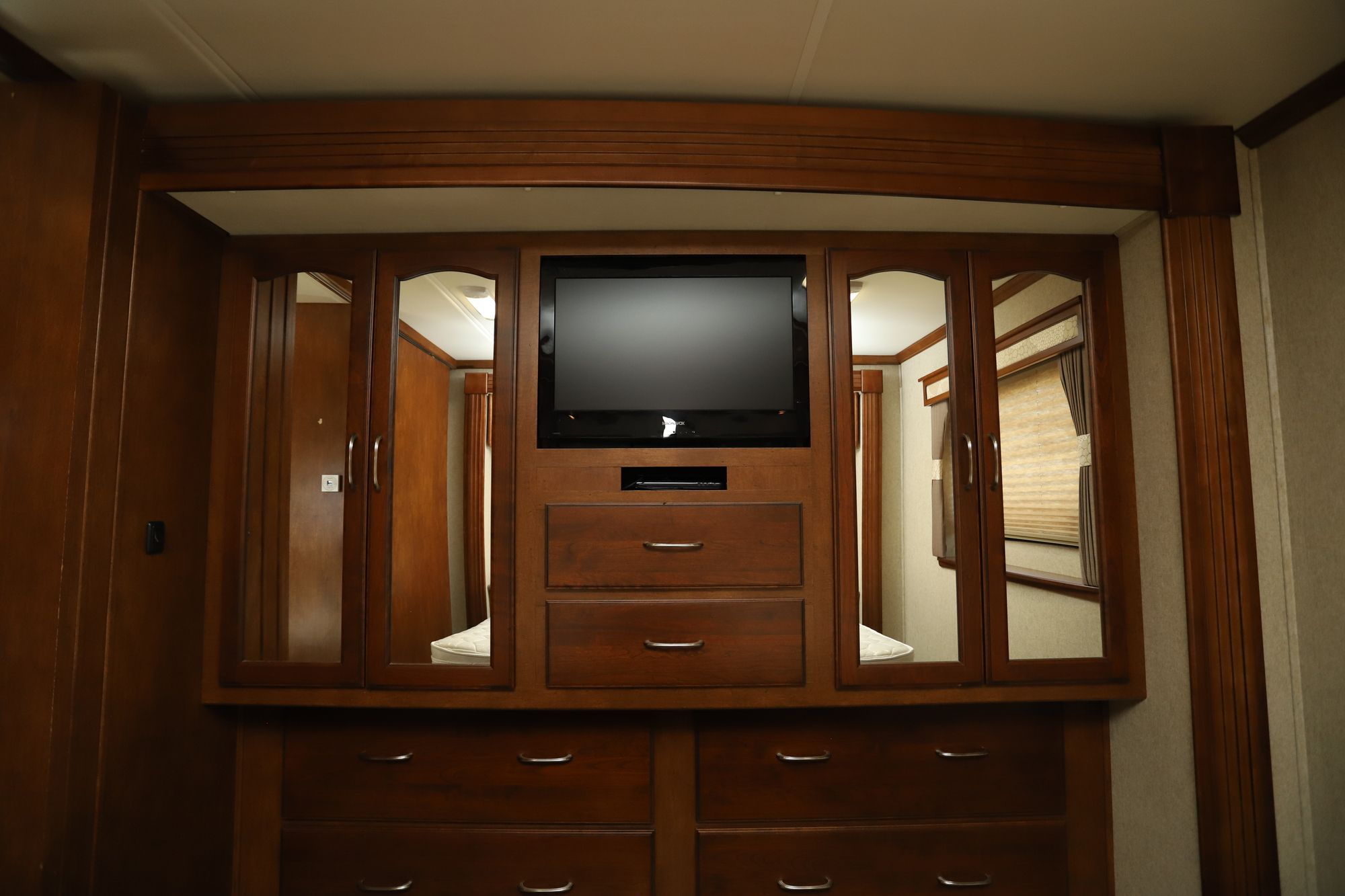 Used 2013 Coachmen Encounter 36BH Class A  For Sale