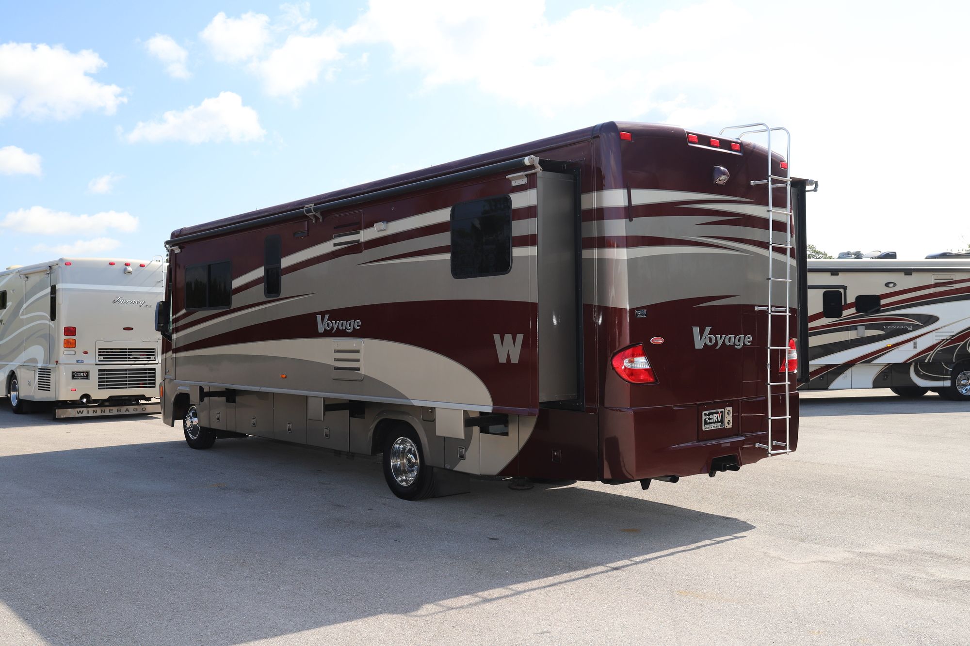 Used 2008 Winnebago Voyage 32H Class A  For Sale