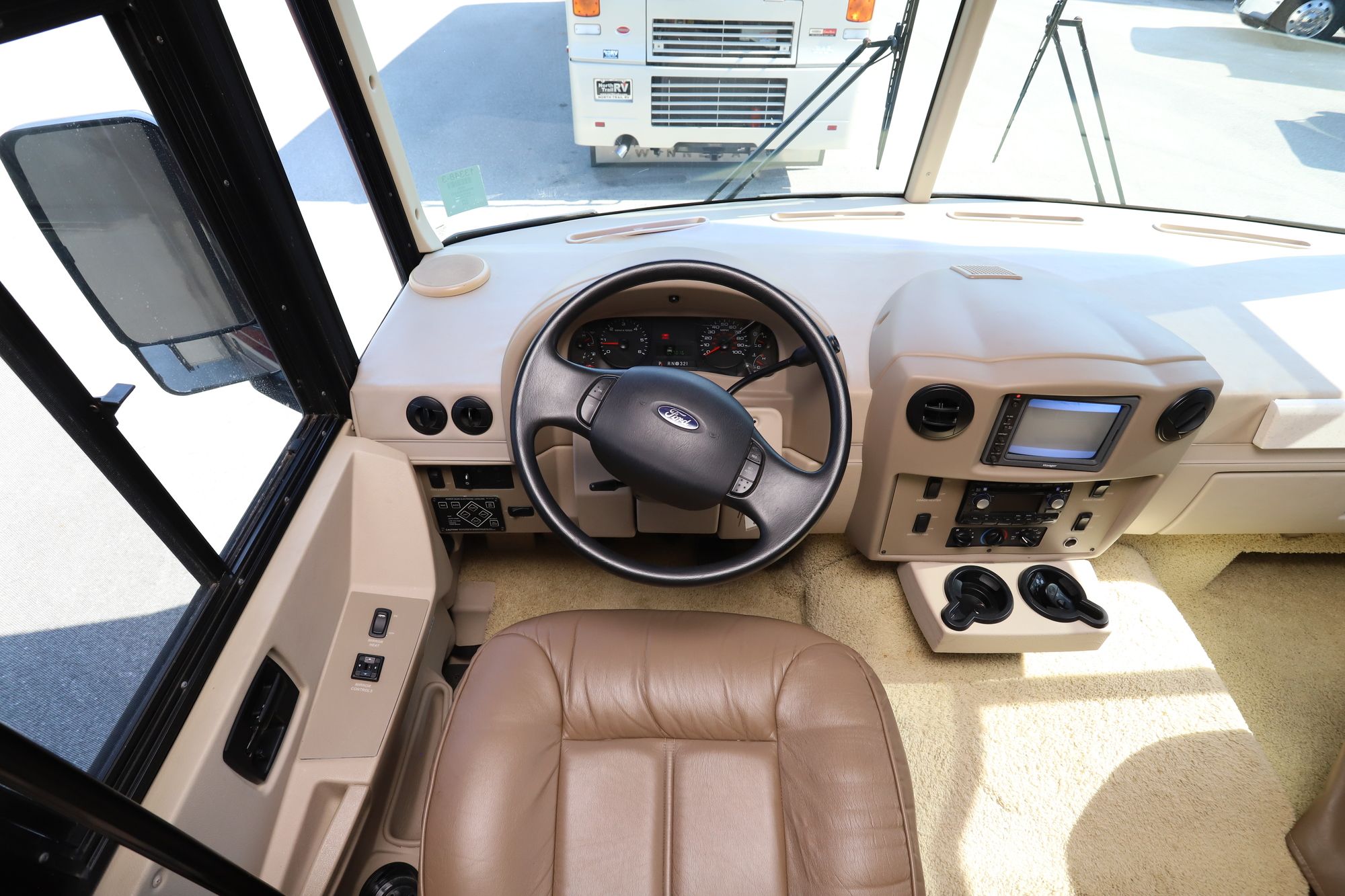 Used 2008 Winnebago Voyage 32H Class A  For Sale