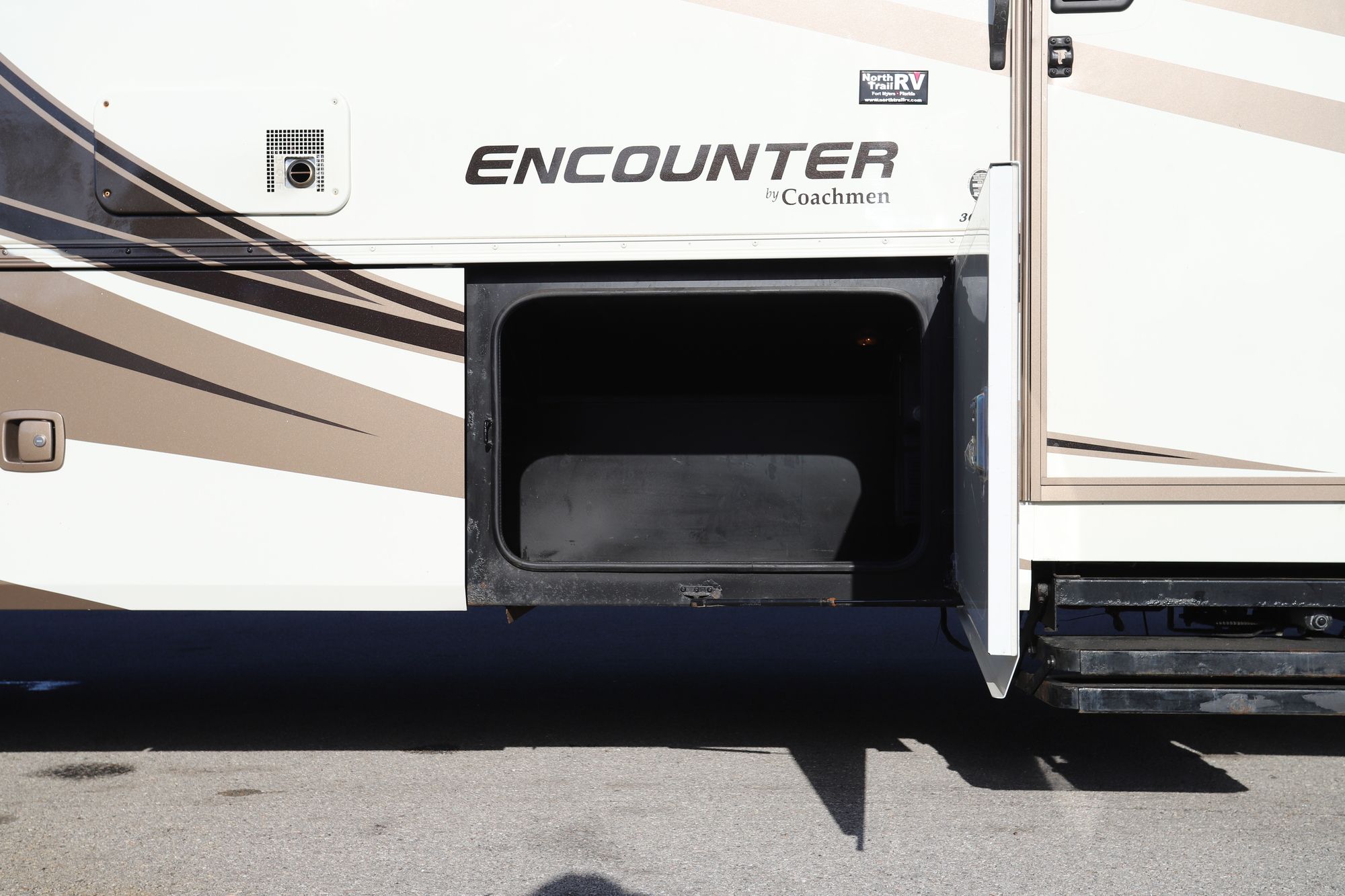 Used 2013 Coachmen Encounter 36BH Class A  For Sale