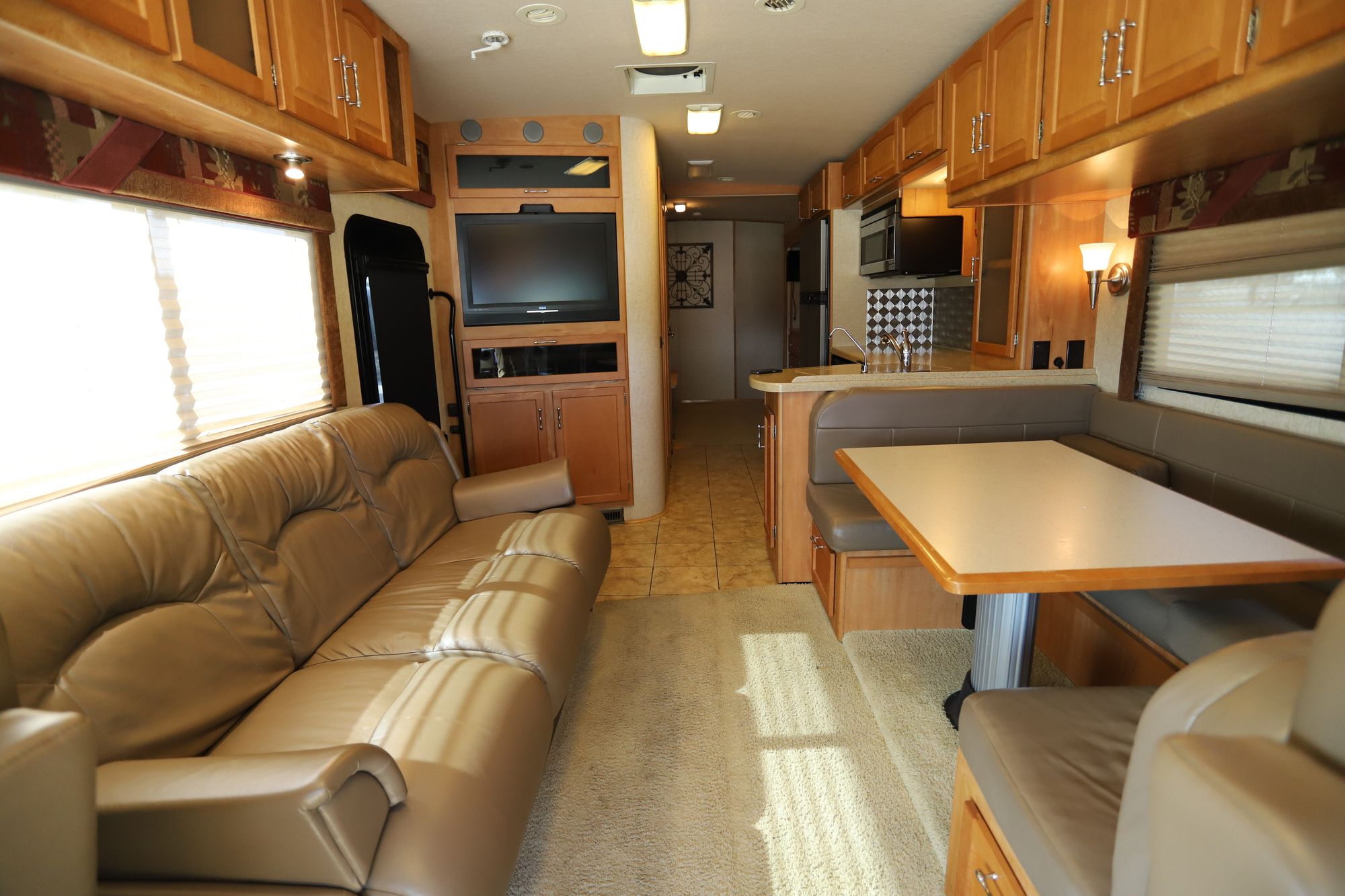 Used 2008 Winnebago Voyage 32H Class A  For Sale