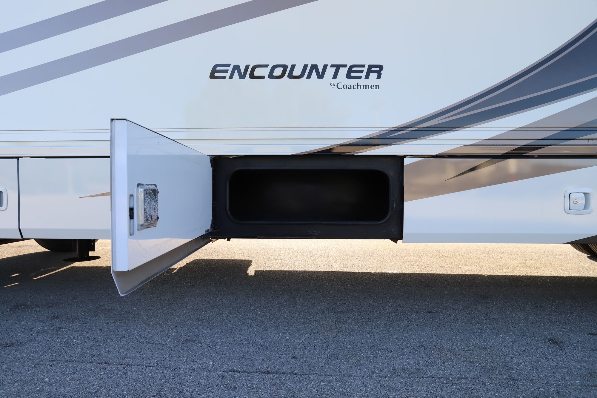 Used 2013 Coachmen Encounter 36BH Class A  For Sale