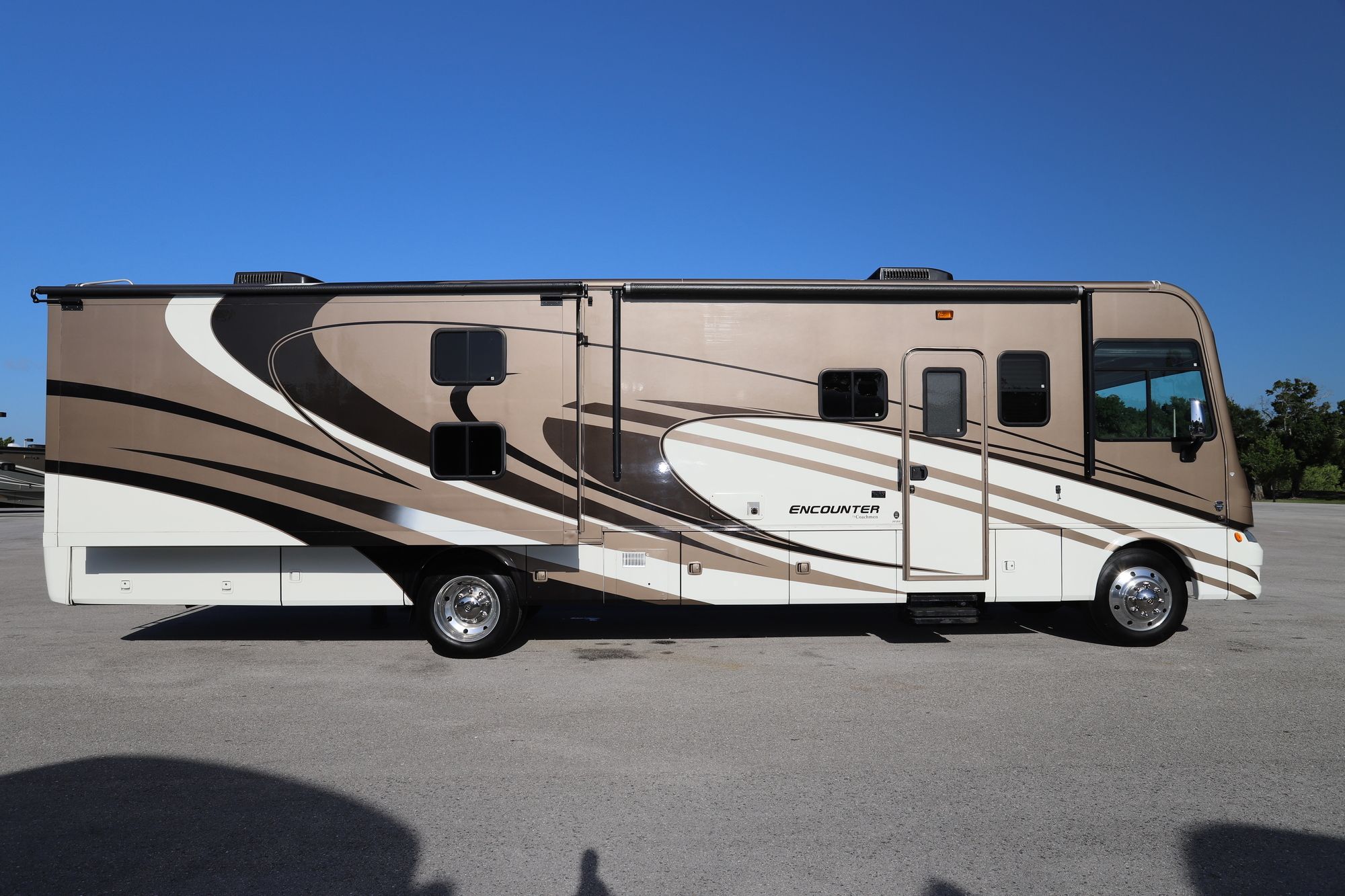 Used 2013 Coachmen Encounter 36BH Class A  For Sale