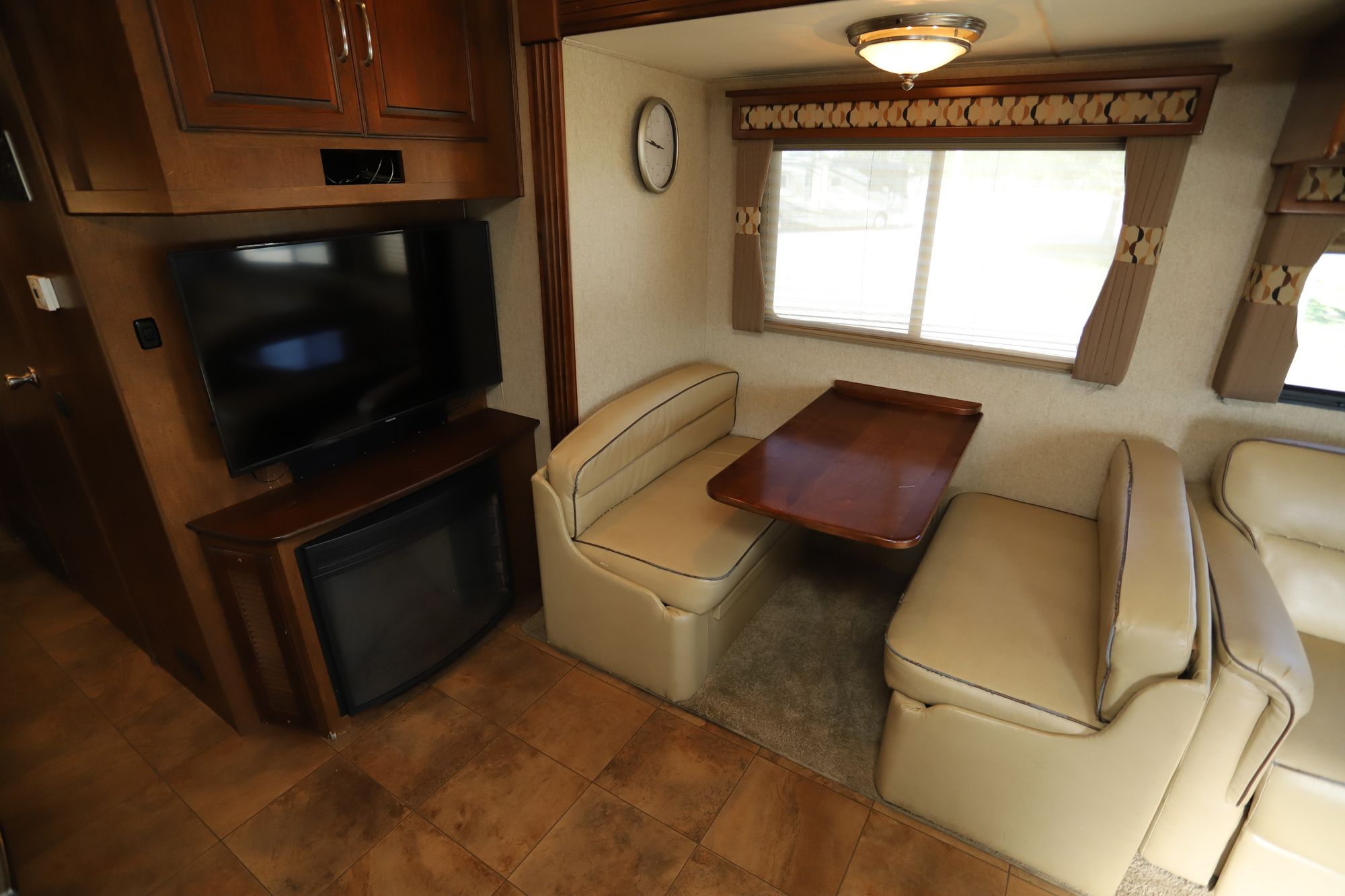 Used 2013 Coachmen Encounter 36BH Class A  For Sale