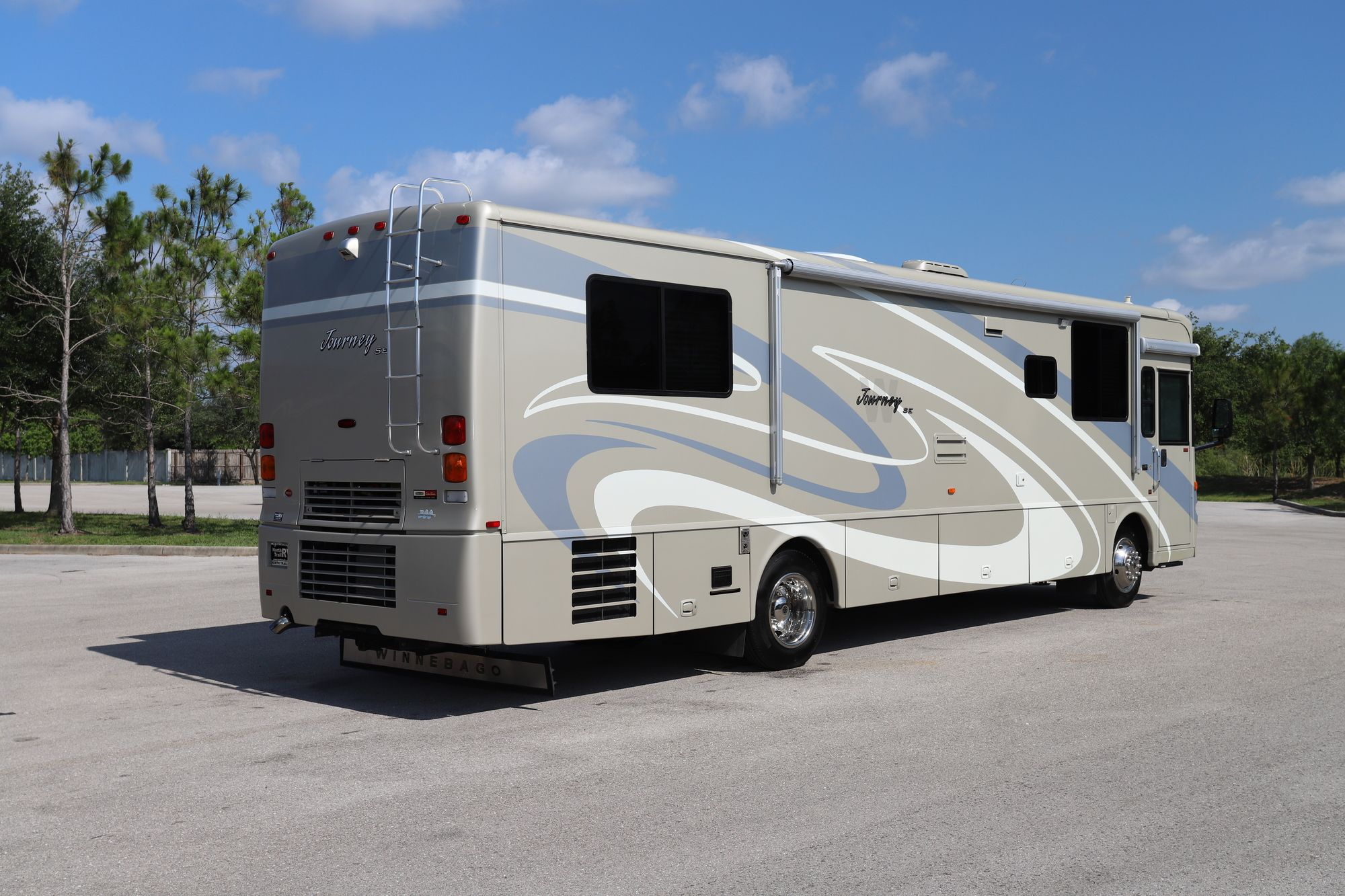 Used 2006 Winnebago Journey 36SG Class A  For Sale