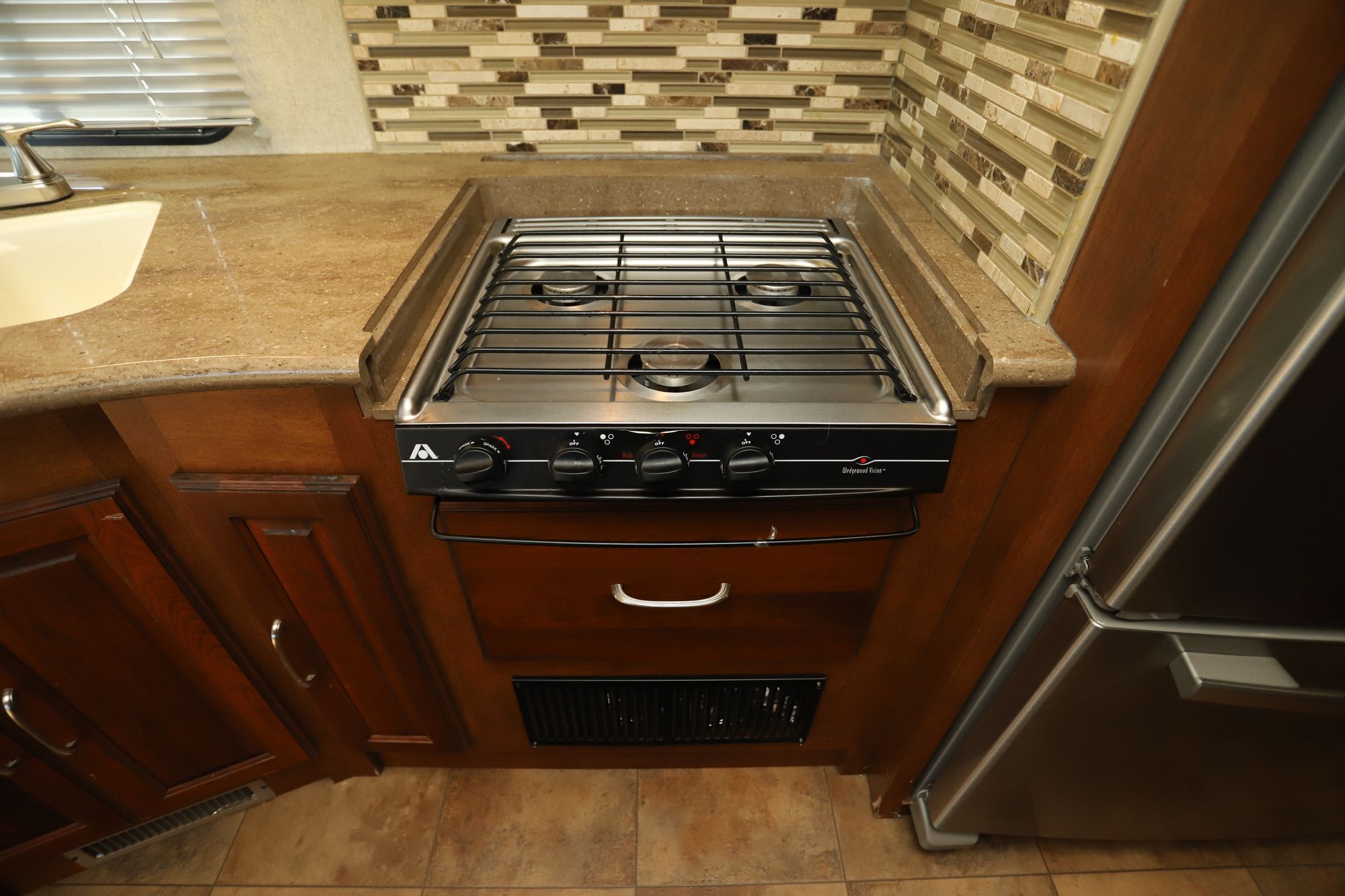 Used 2013 Coachmen Encounter 36BH Class A  For Sale