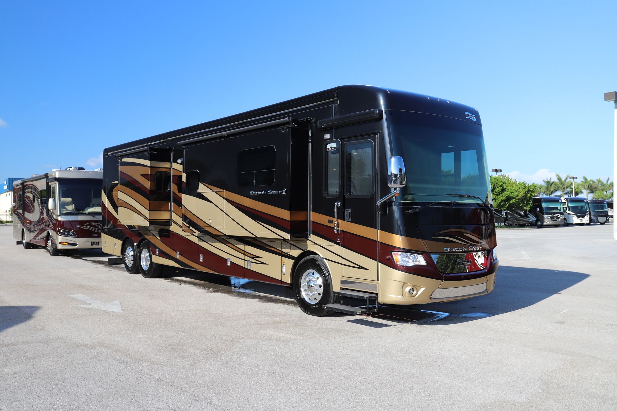 Used 2018 Newmar Dutch Star 4369 Class A  For Sale