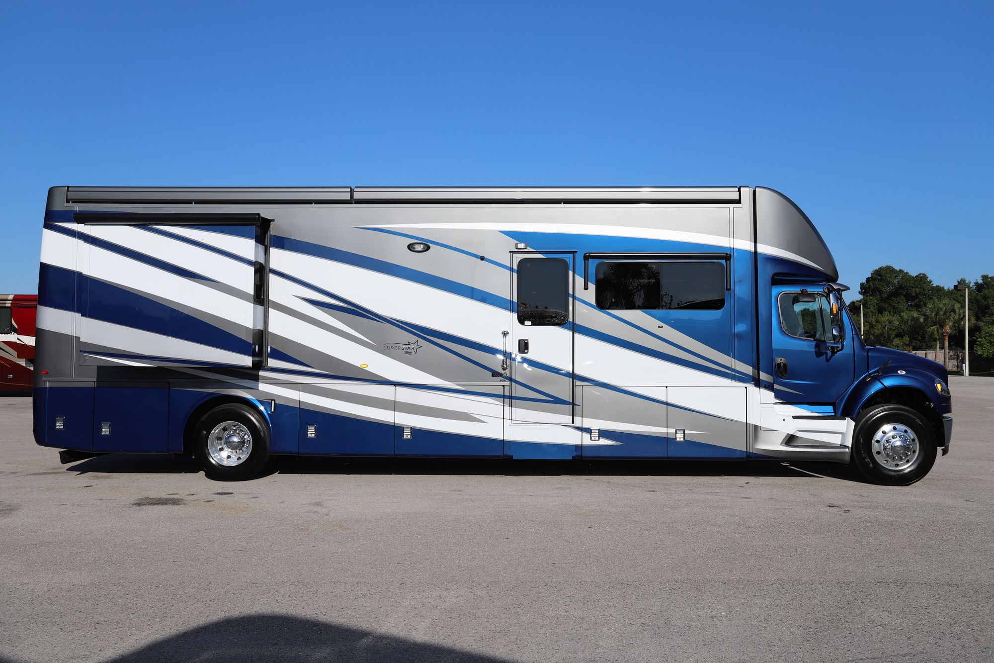 New 2021 Newmar Super Star 4058 Super C  For Sale