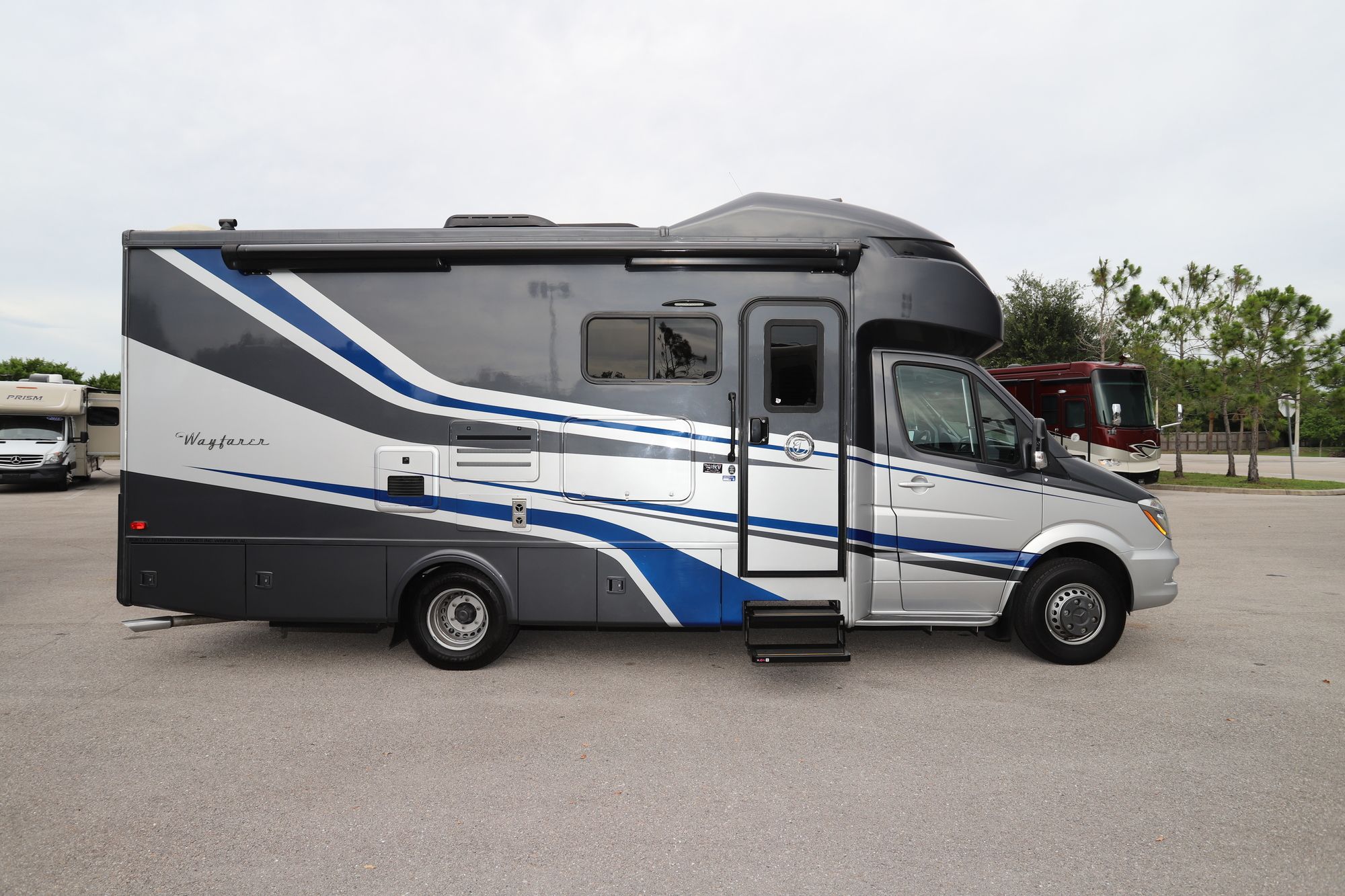 Used 2019 Tiffin Motor Homes Wayfarer 24FW Class C  For Sale