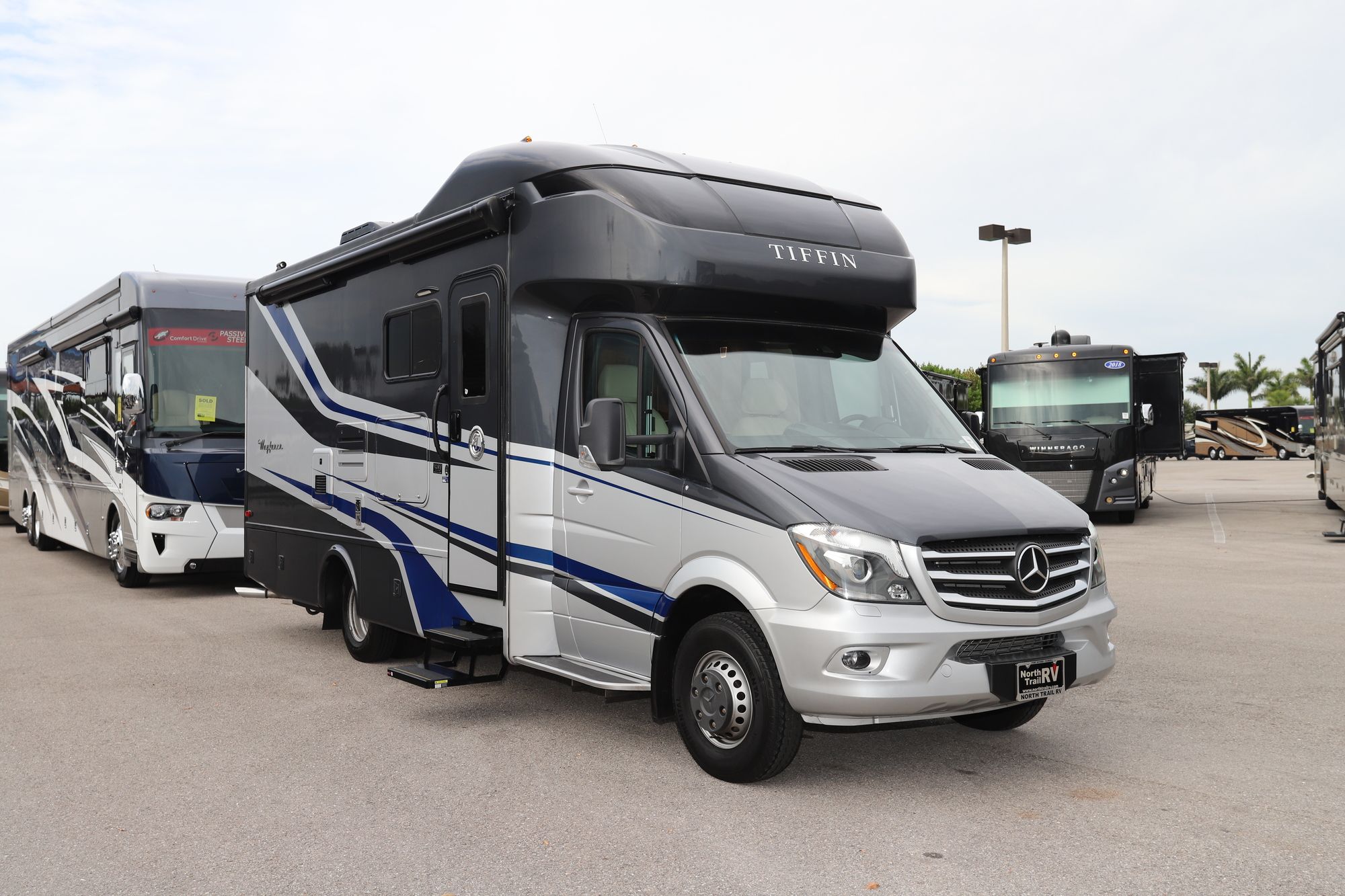 2019 Tiffin Motor Homes Wayfarer 24FW 13426 1