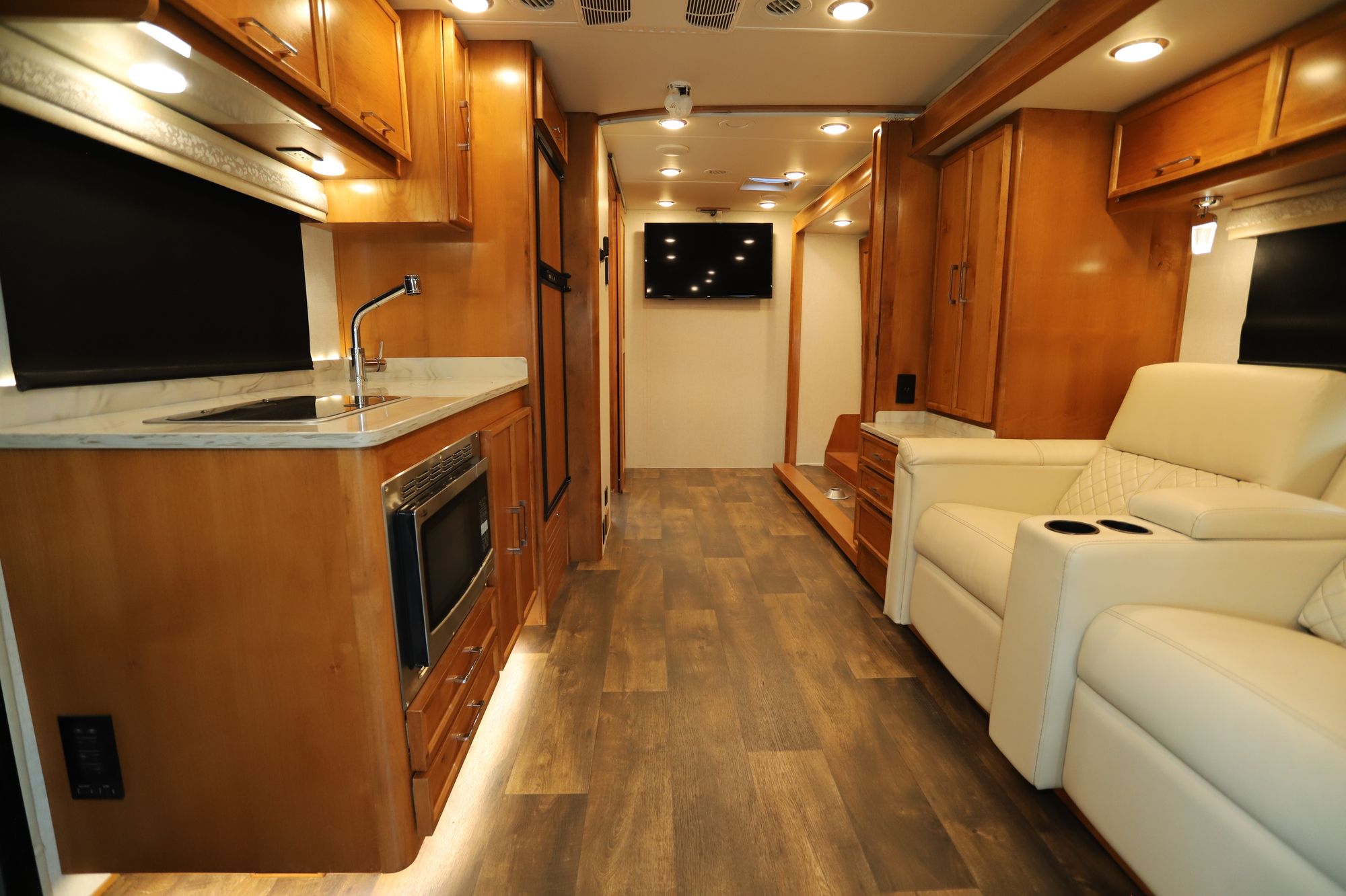 Used 2019 Tiffin Motor Homes Wayfarer 24FW Class C  For Sale