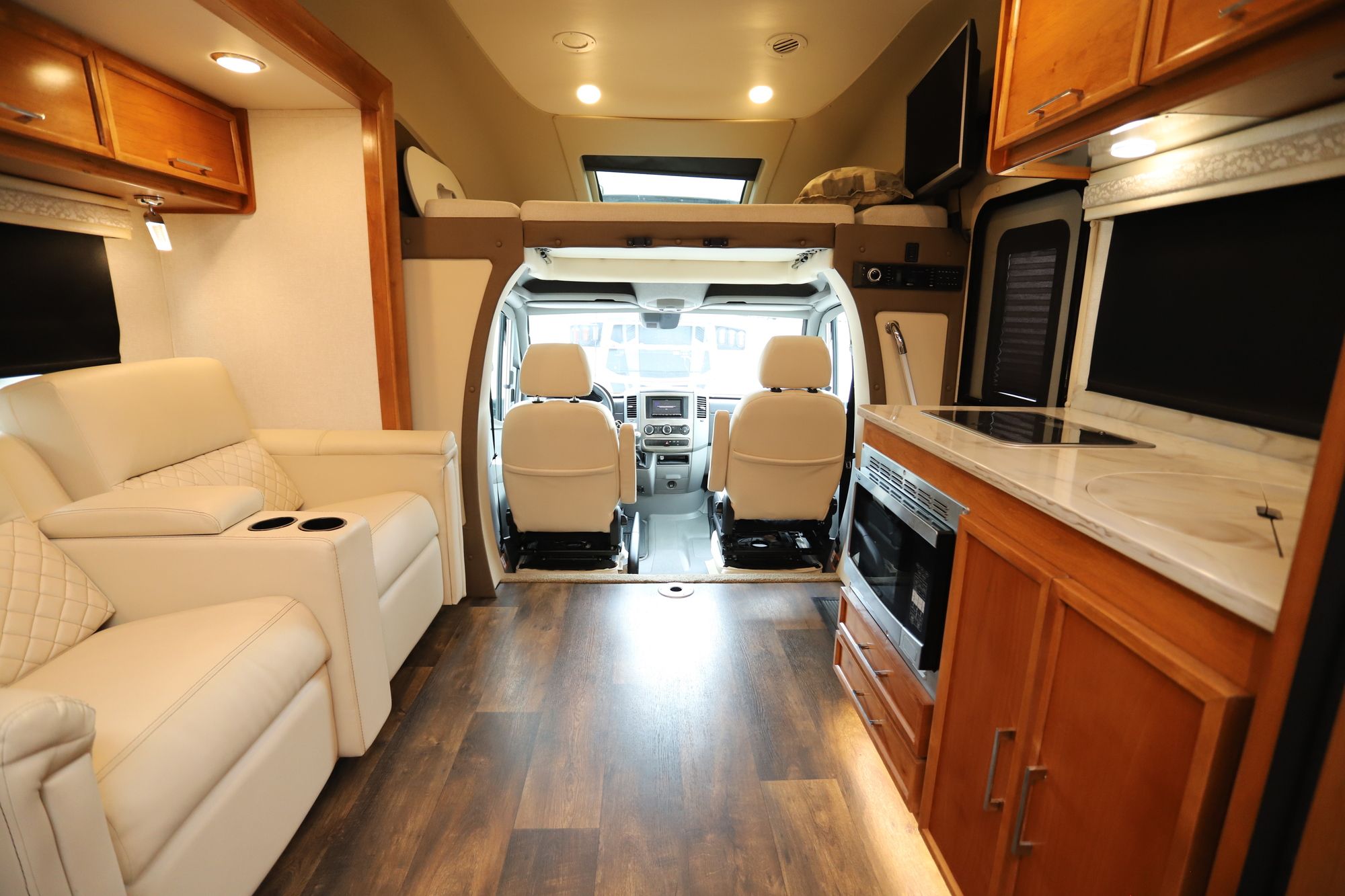 Used 2019 Tiffin Motor Homes Wayfarer 24FW Class C  For Sale