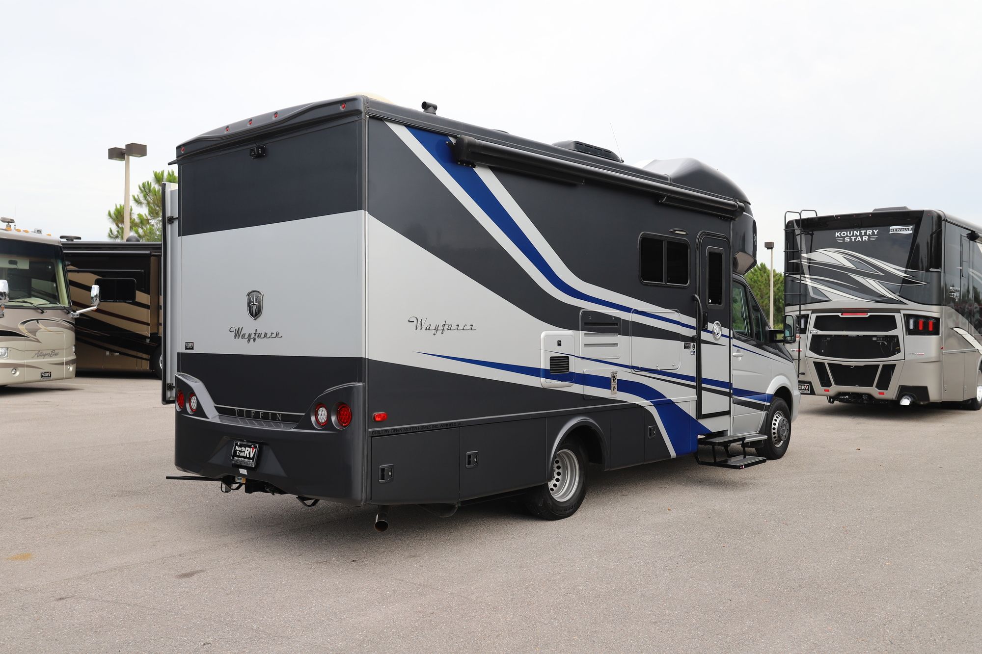 Used 2019 Tiffin Motor Homes Wayfarer 24FW Class C  For Sale