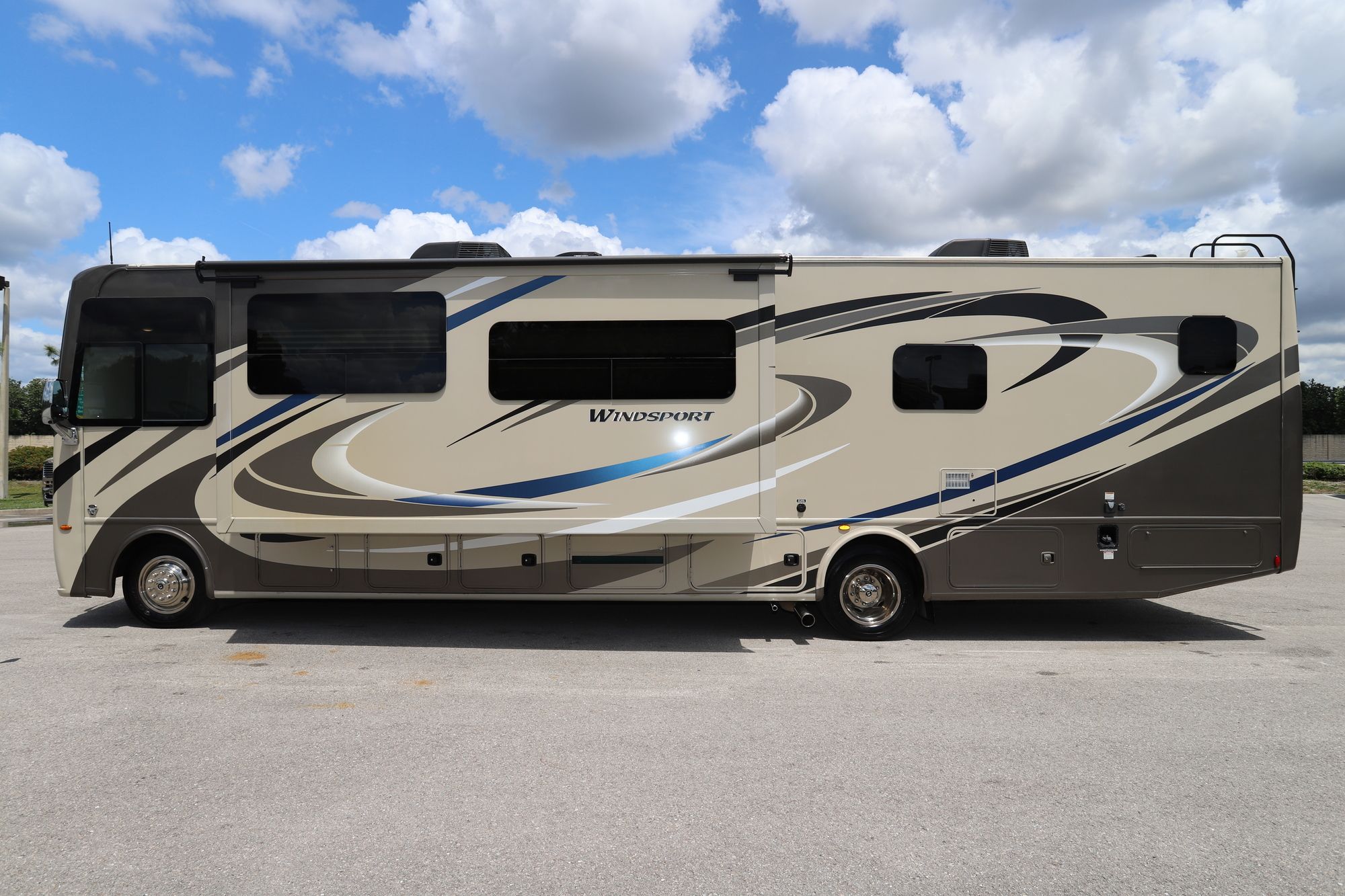 Used 2019 Thor Windsport 35M Class A  For Sale