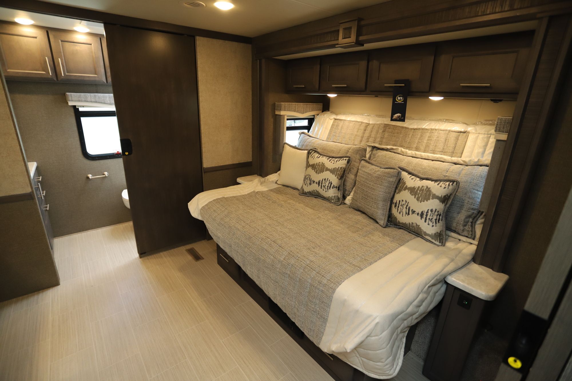 New 2022 Thor Challenger 37FH Class A  For Sale