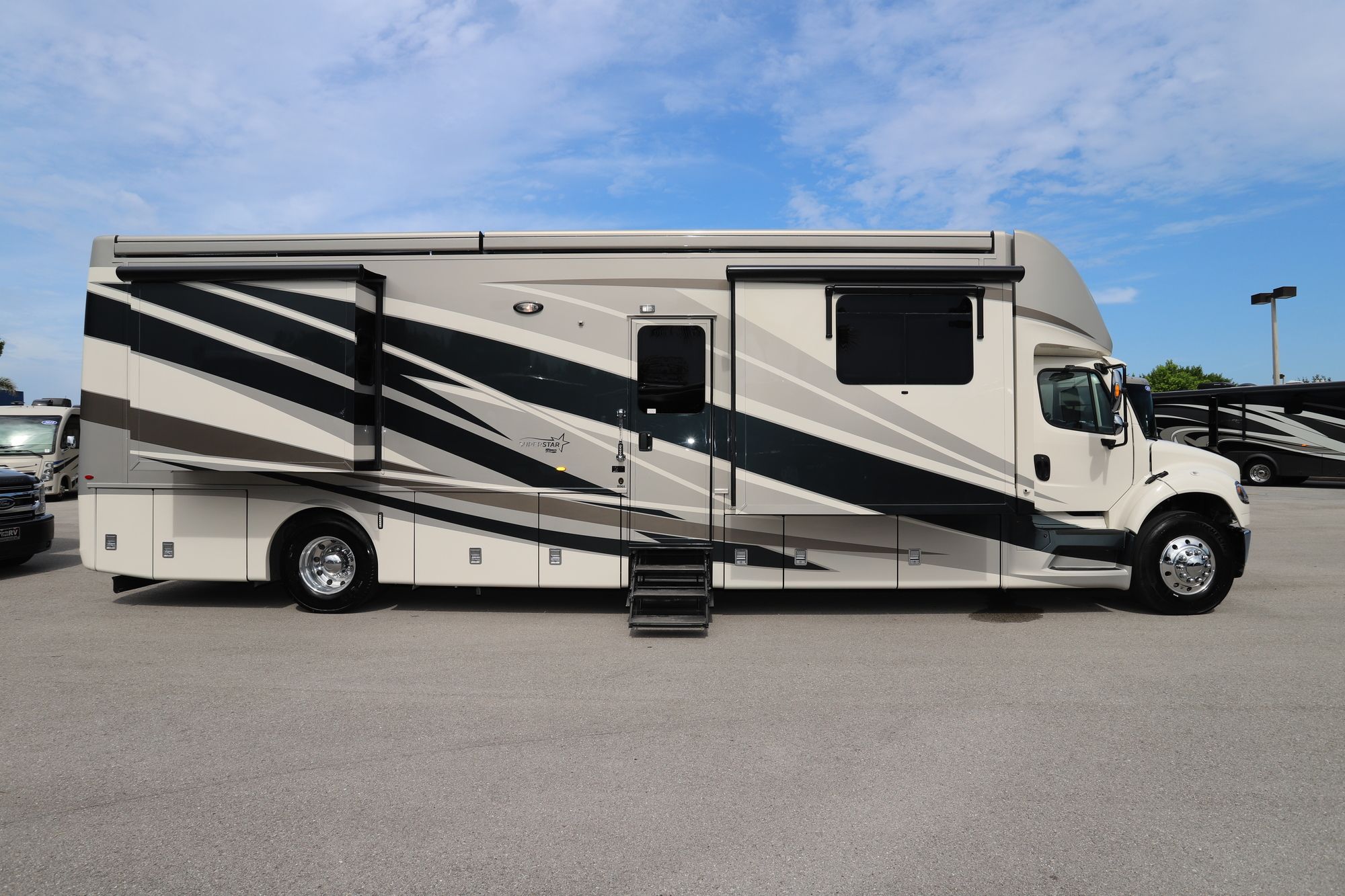 New 2021 Newmar Super Star 4061 Super C  For Sale